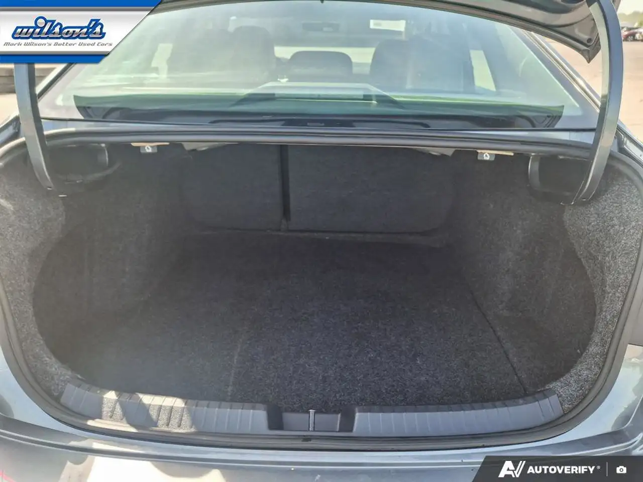 Volkswagen Jetta снимка Volkswagen Jetta