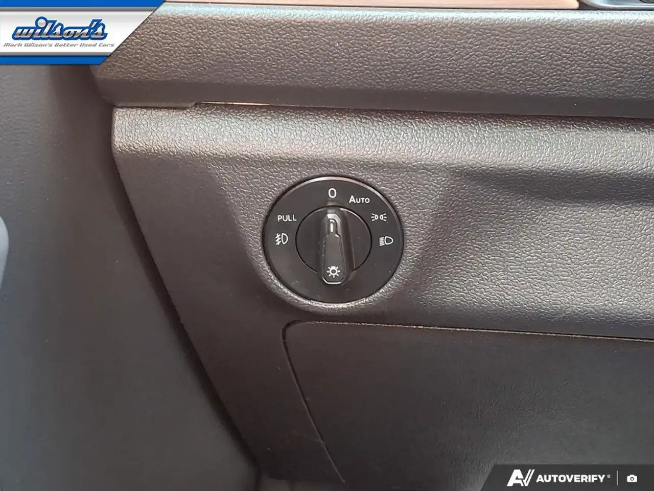 Volkswagen Jetta снимка Volkswagen Jetta