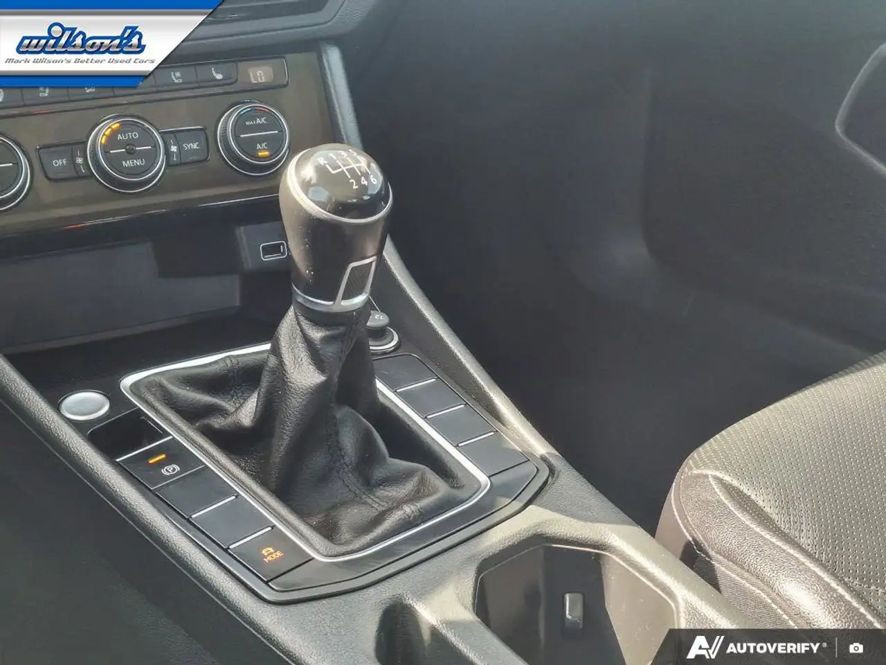 Volkswagen Jetta снимка Volkswagen Jetta