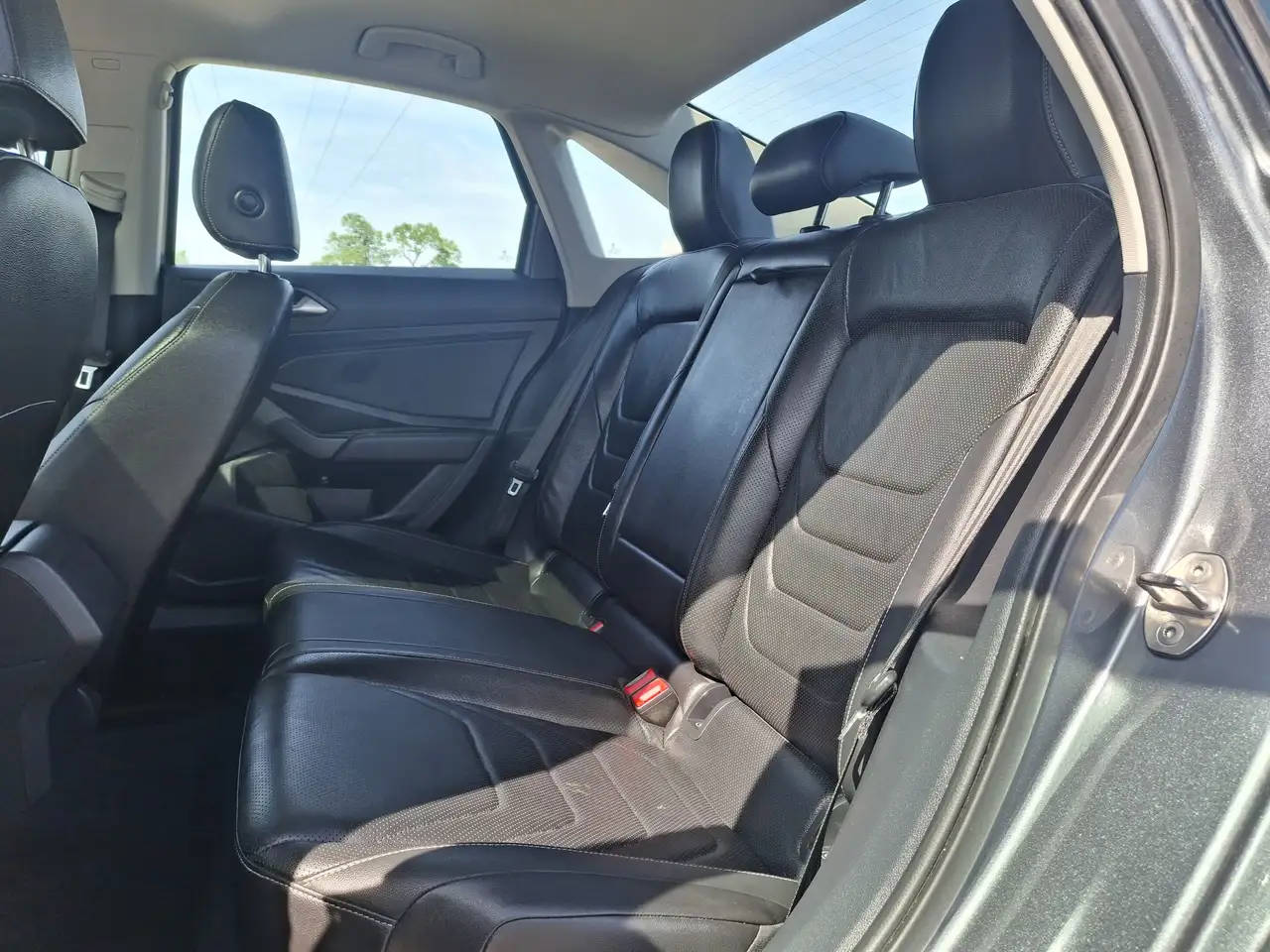 Volkswagen Jetta снимка Volkswagen Jetta