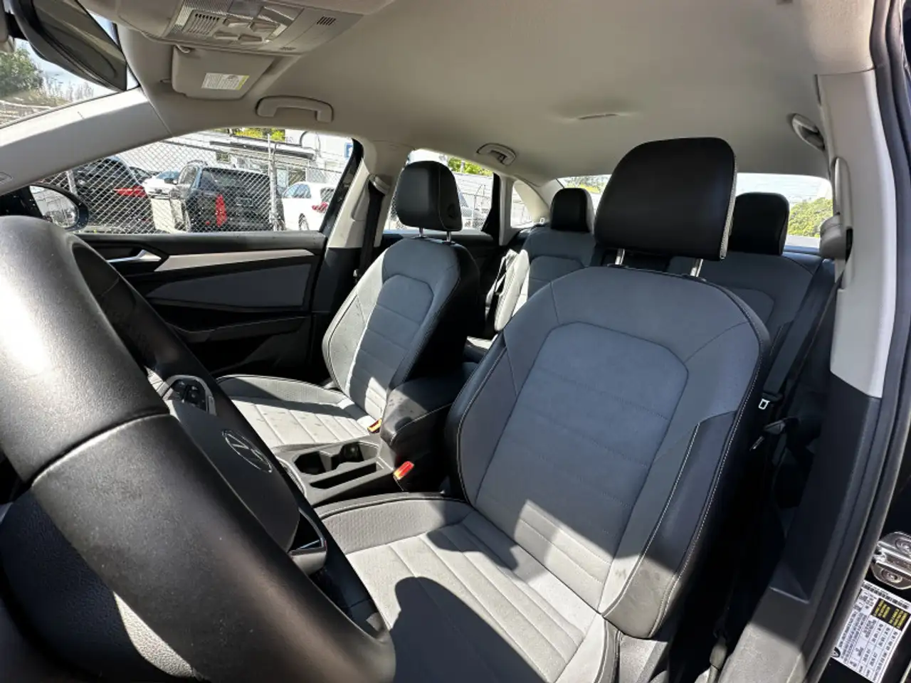 Volkswagen Jetta снимка Volkswagen Jetta