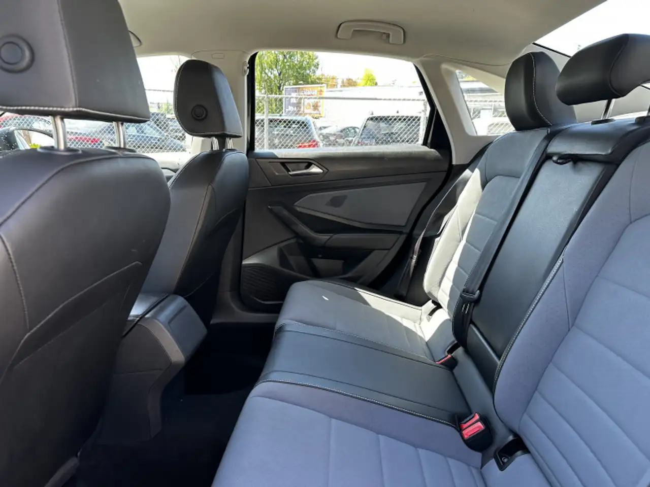 Volkswagen Jetta снимка Volkswagen Jetta