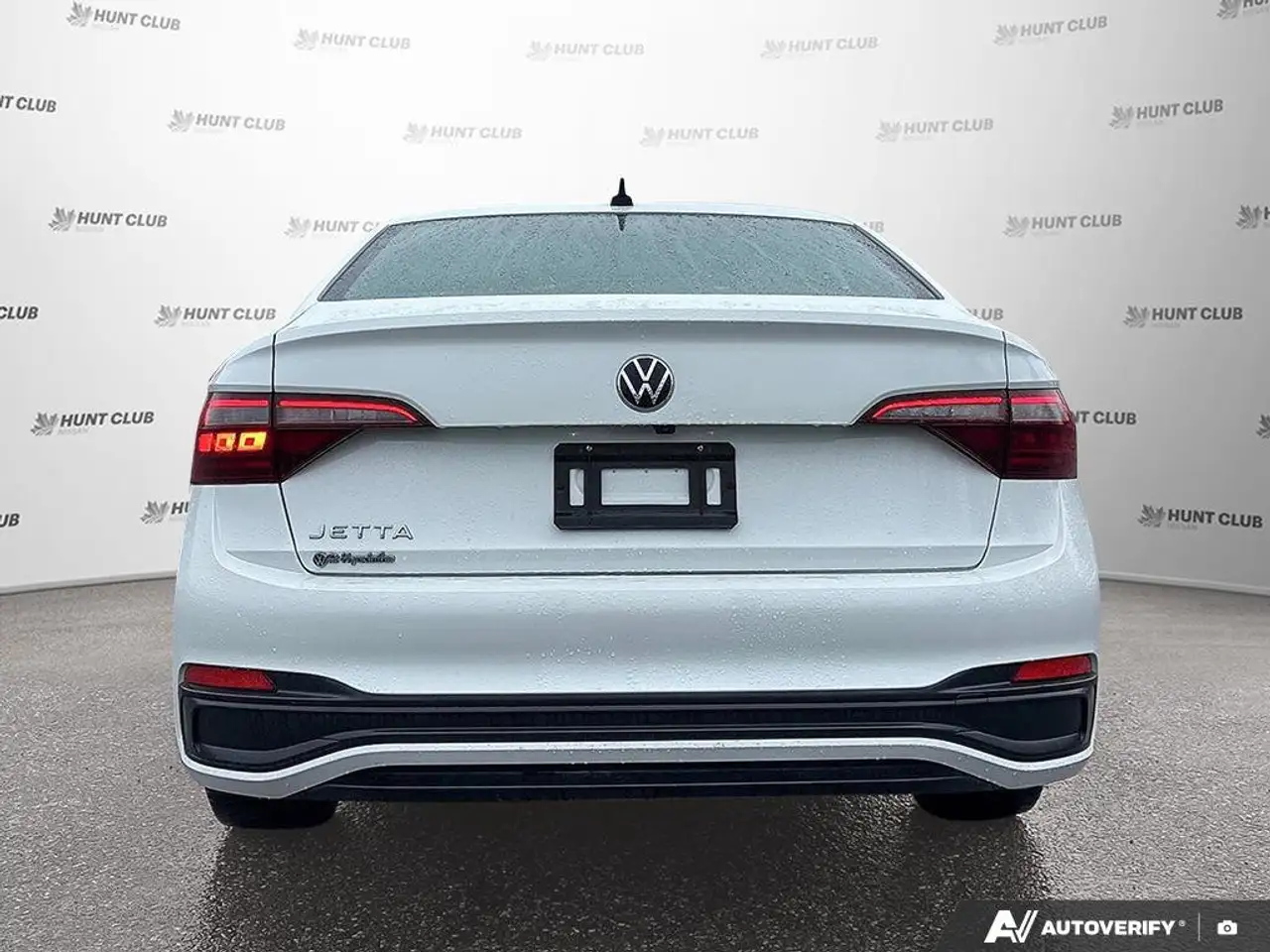 Volkswagen Jetta снимка Volkswagen Jetta