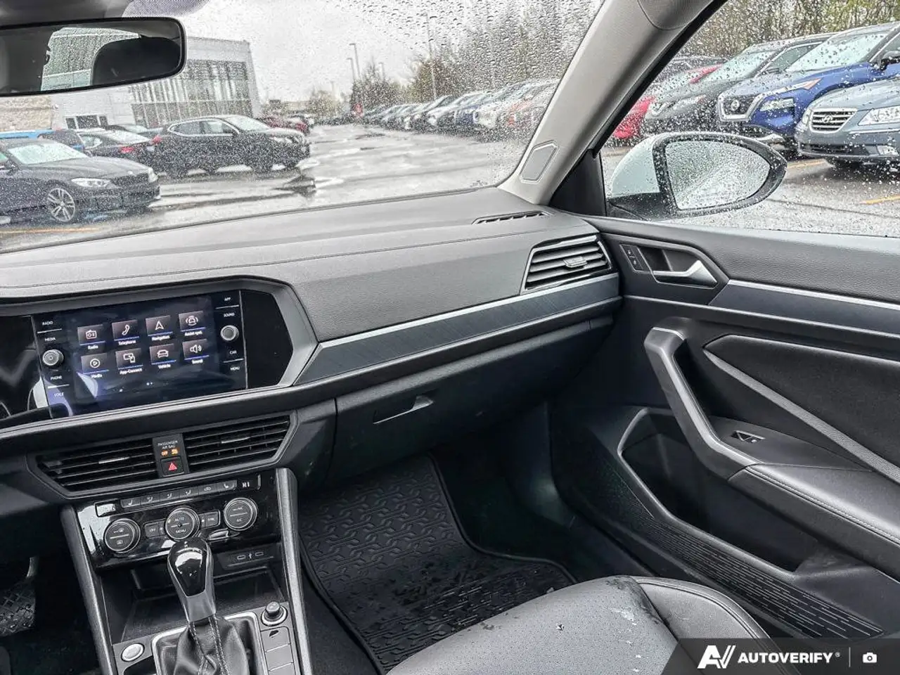 Volkswagen Jetta снимка Volkswagen Jetta