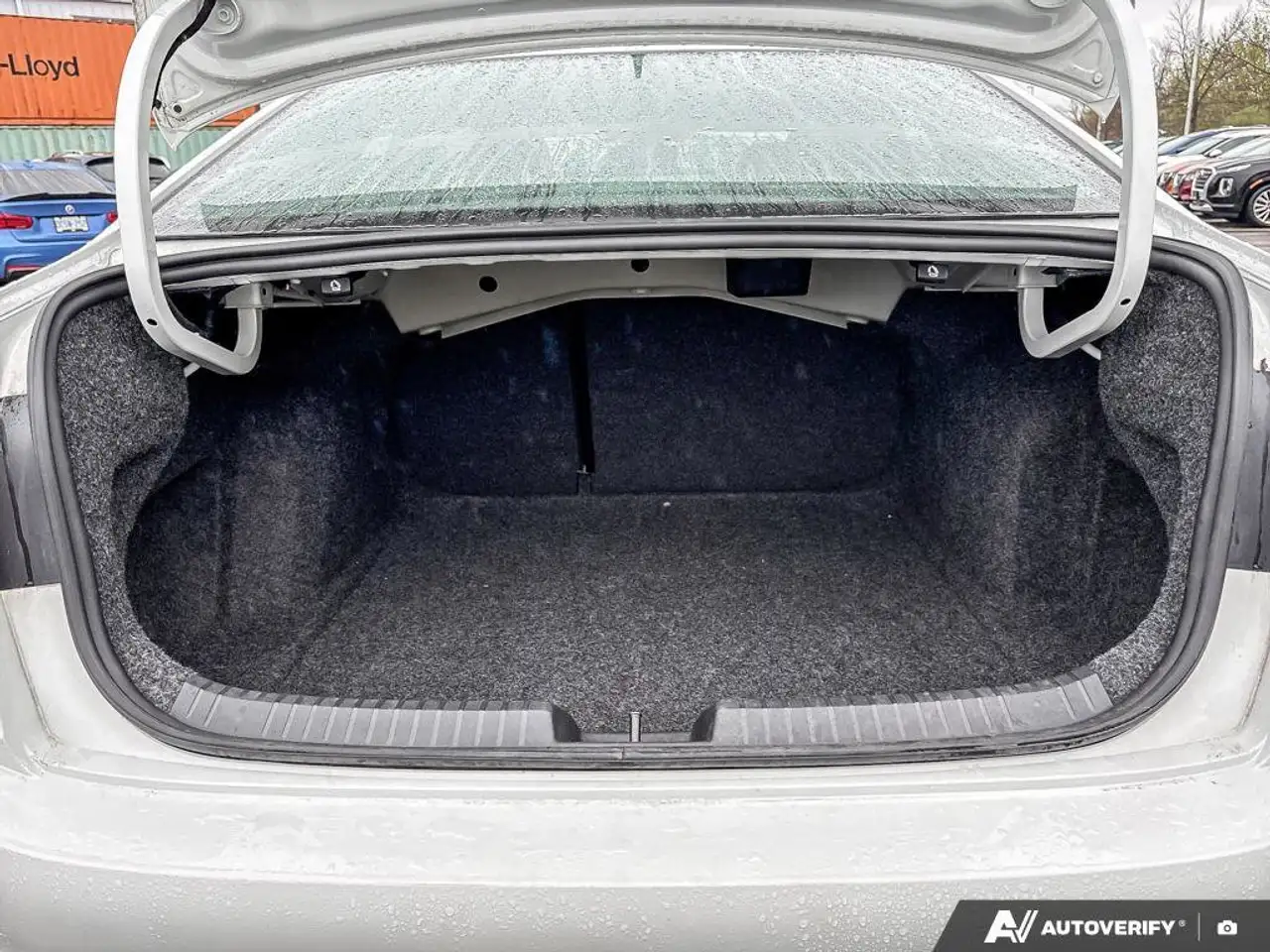 Volkswagen Jetta снимка Volkswagen Jetta