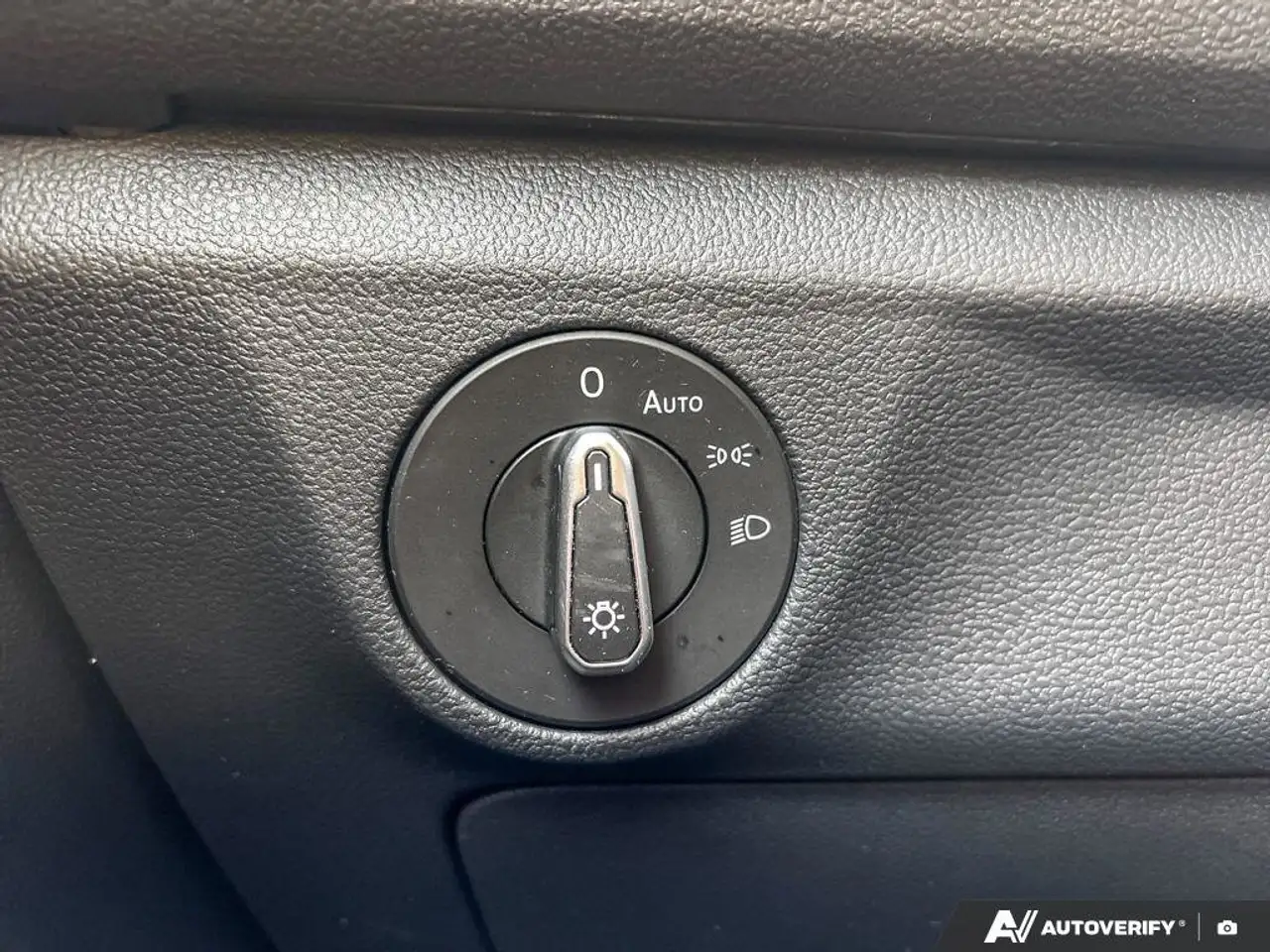 Volkswagen Jetta снимка Volkswagen Jetta