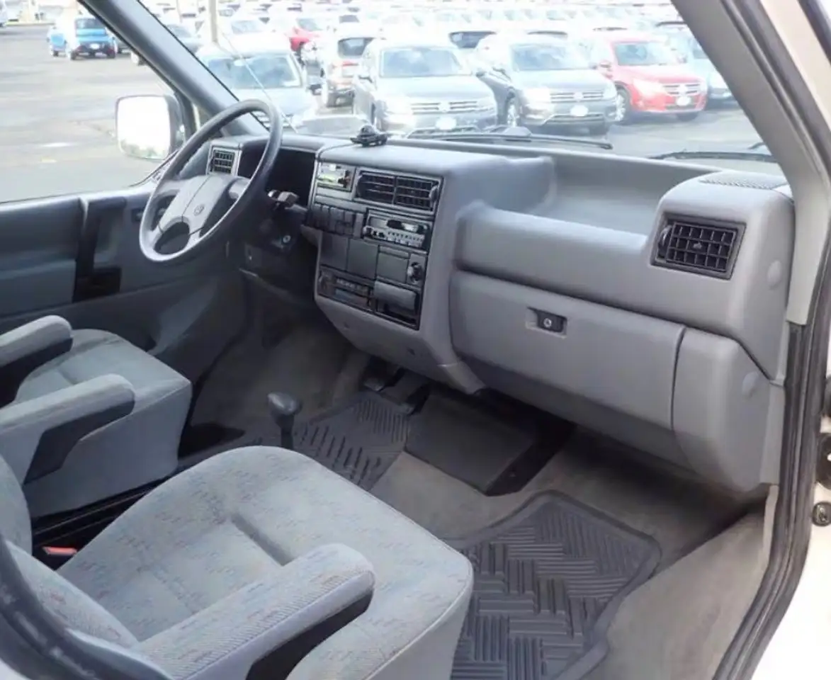 Volkswagen Eurovan снимка Volkswagen Eurovan