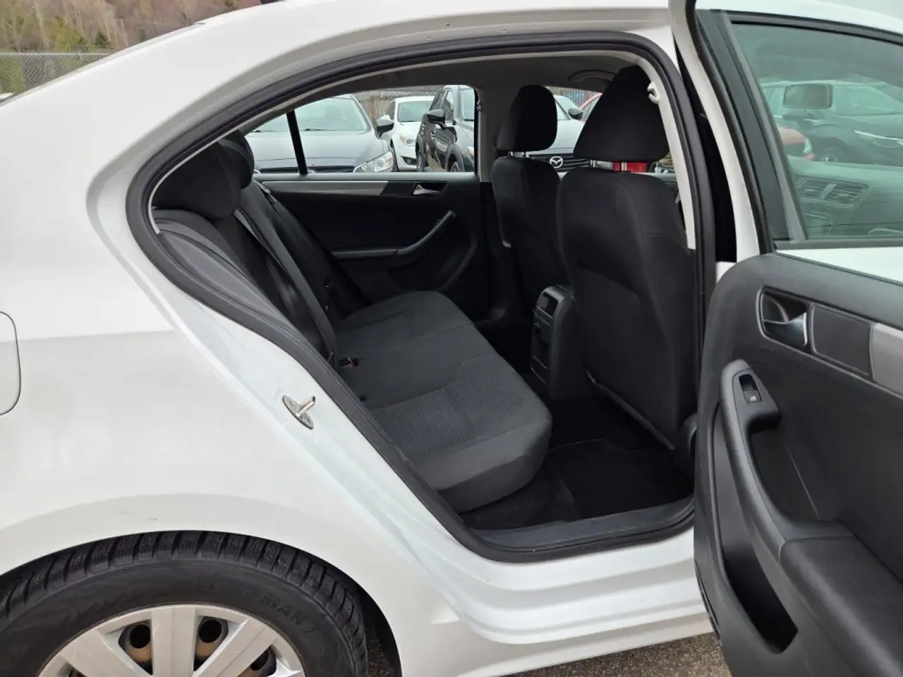 Volkswagen Jetta снимка Volkswagen Jetta