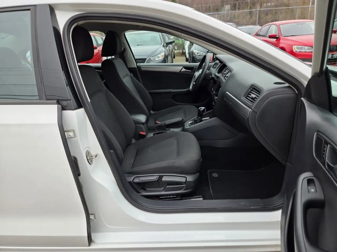 Volkswagen Jetta снимка Volkswagen Jetta