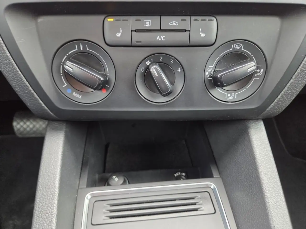 Volkswagen Jetta снимка Volkswagen Jetta