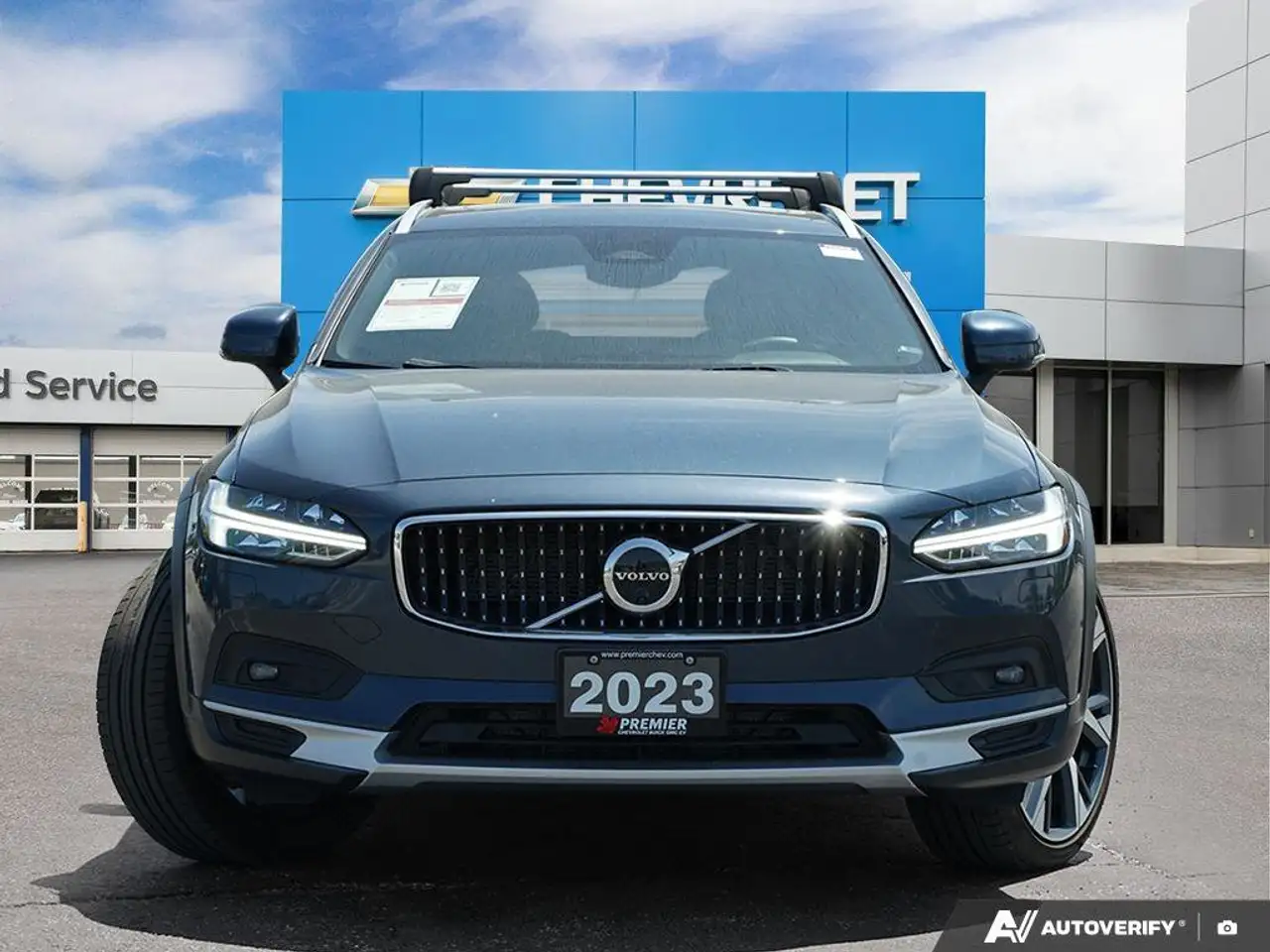 Volvo V90 Cross Country снимка Volvo V90 Cross Country