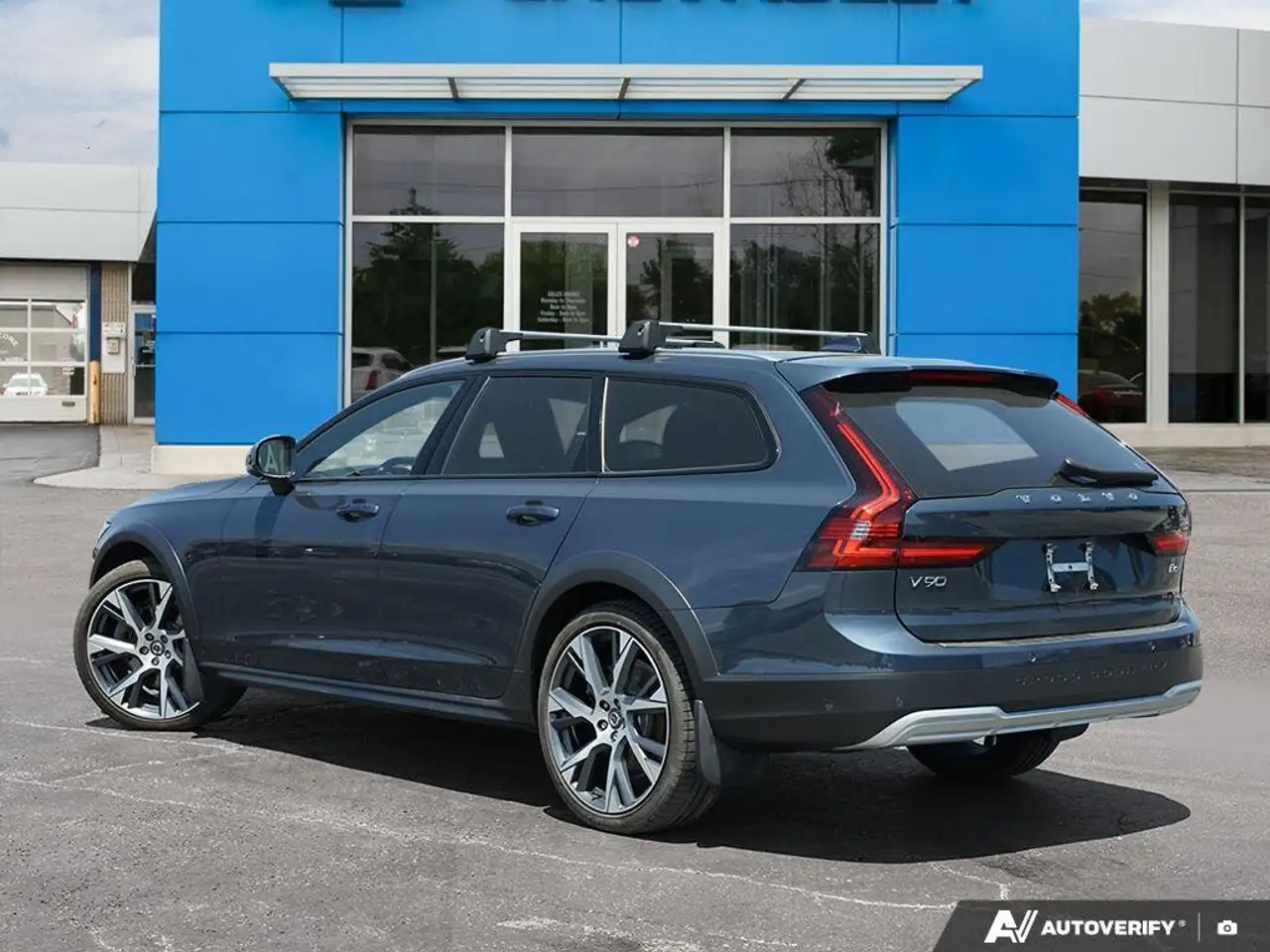 Volvo V90 Cross Country снимка Volvo V90 Cross Country