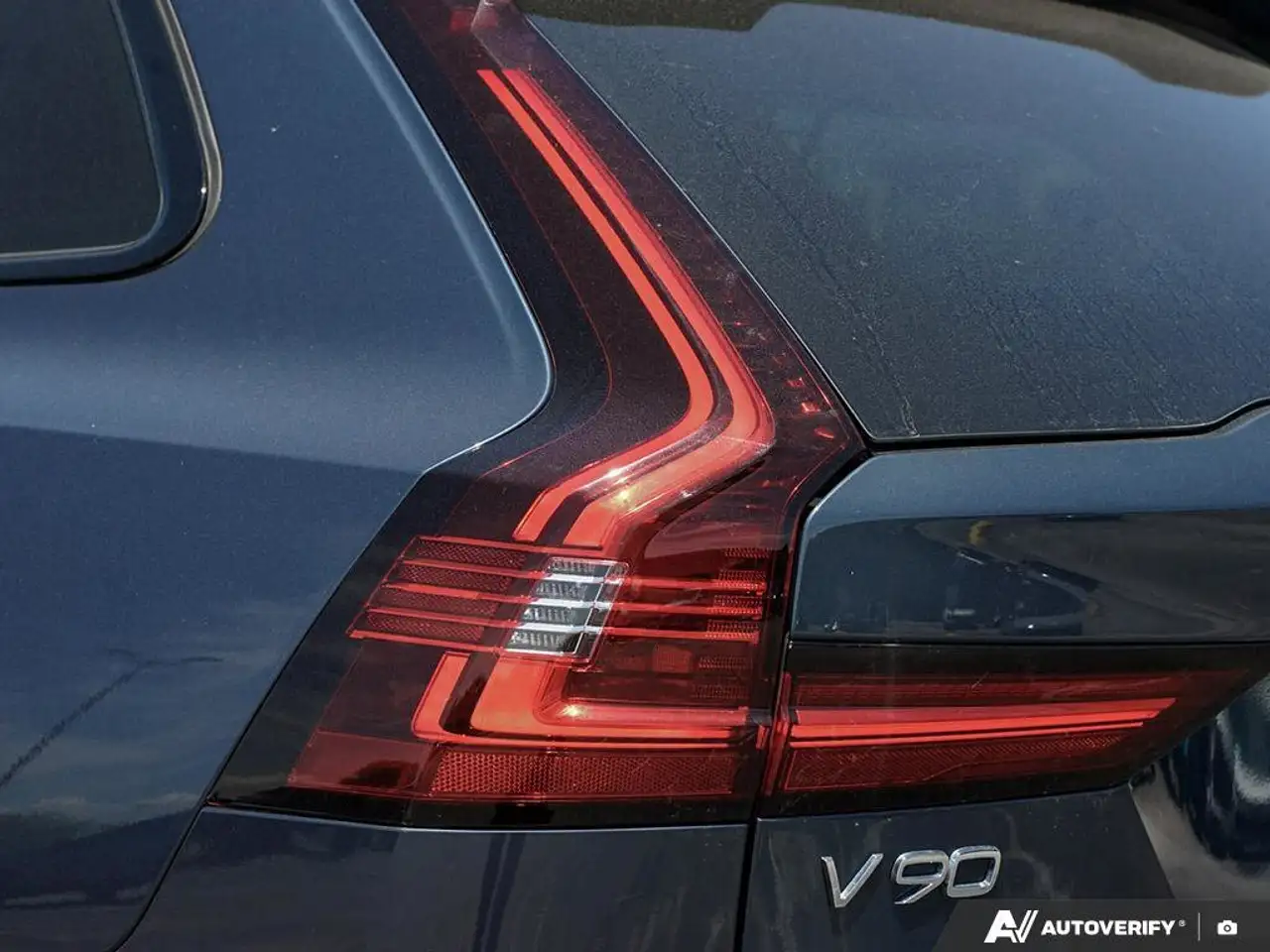 Volvo V90 Cross Country снимка Volvo V90 Cross Country