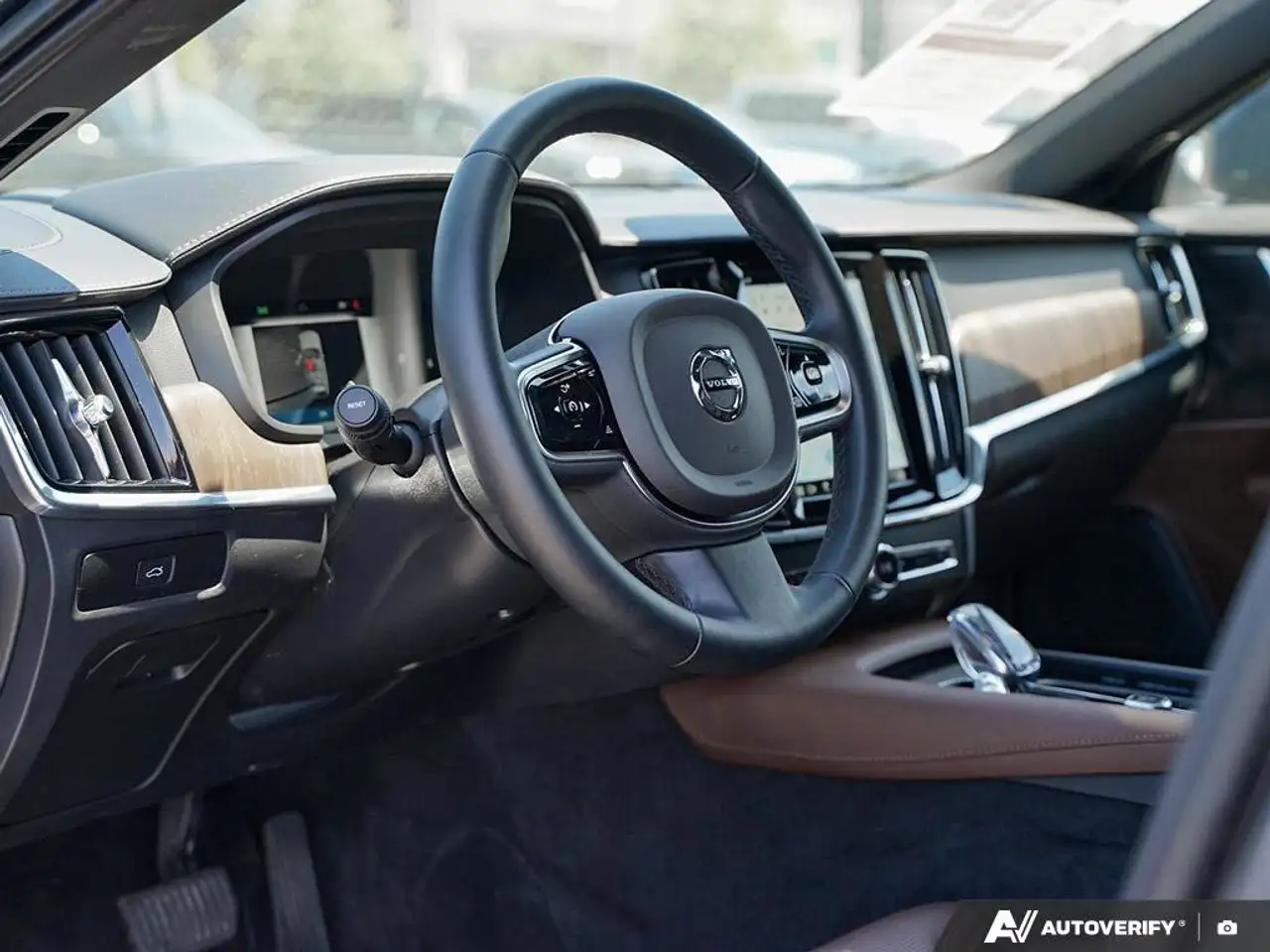 Volvo V90 Cross Country снимка Volvo V90 Cross Country