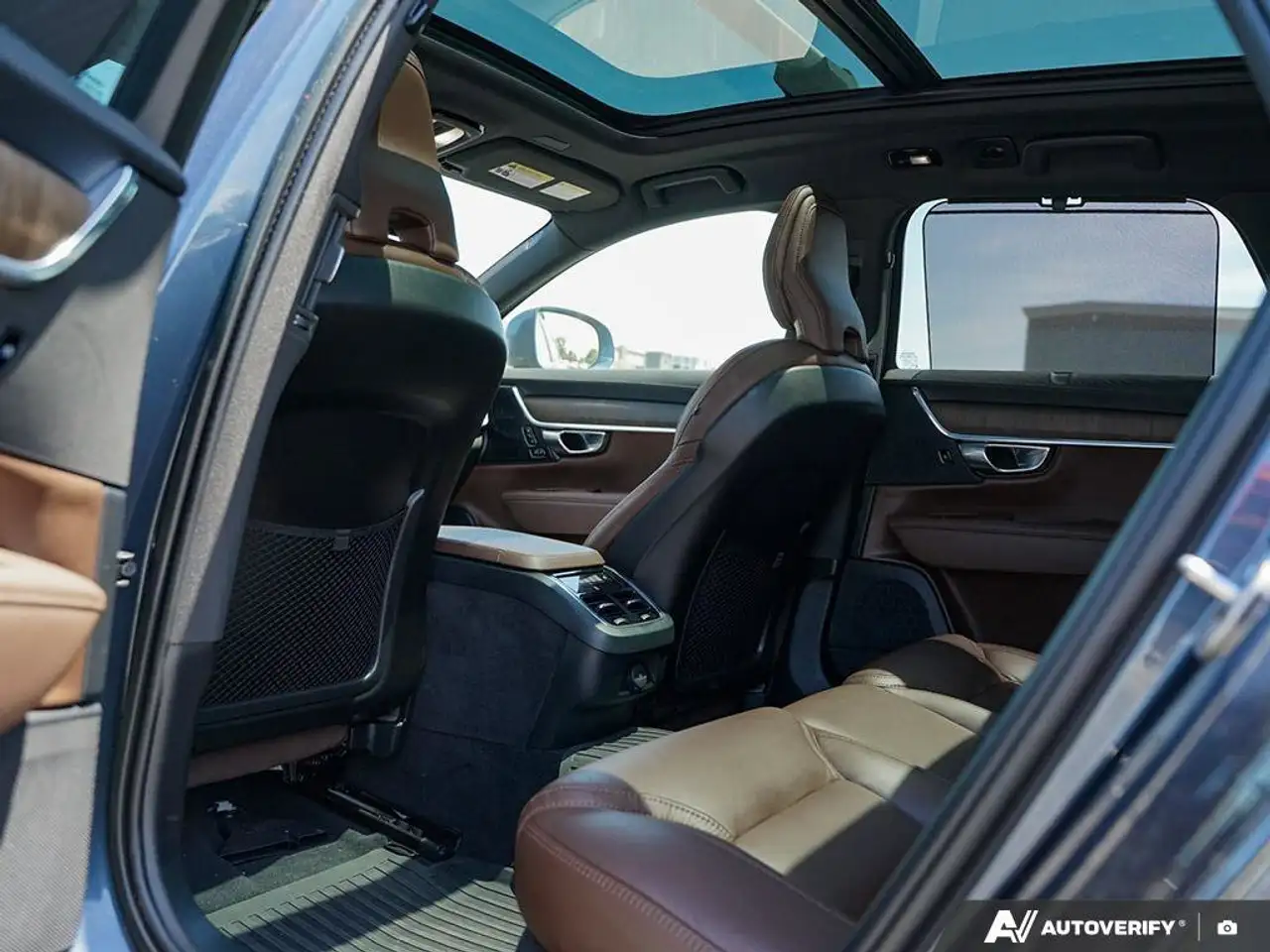 Volvo V90 Cross Country снимка Volvo V90 Cross Country