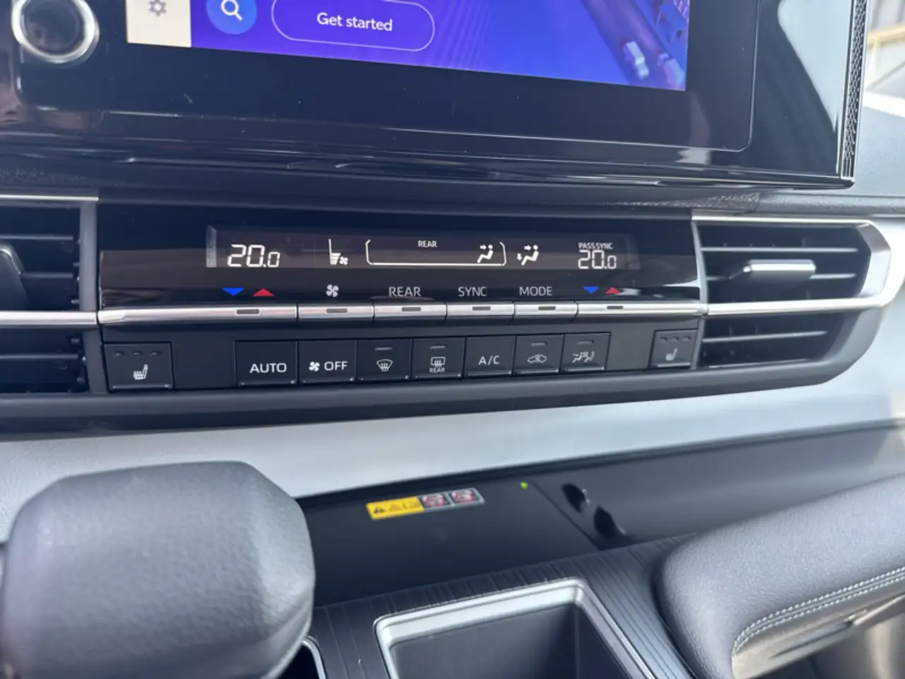 Toyota Sienna снимка Toyota Sienna