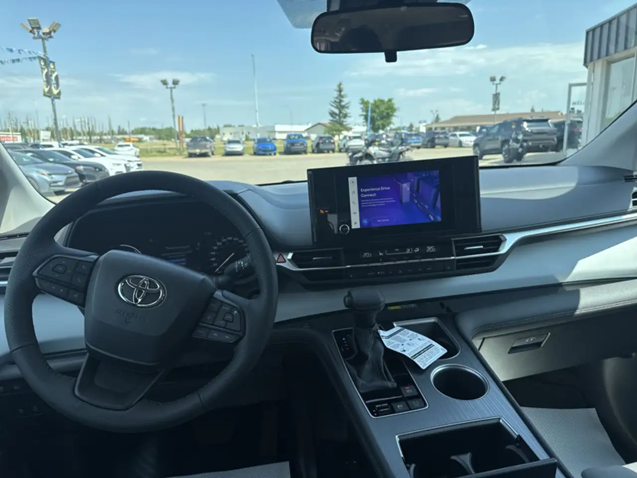 Toyota Sienna снимка Toyota Sienna