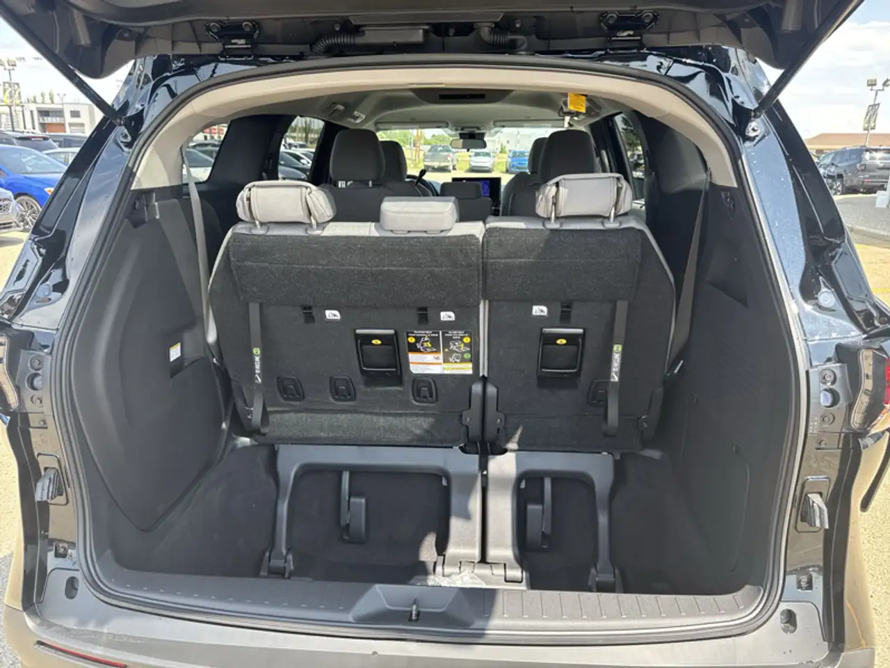 Toyota Sienna снимка Toyota Sienna