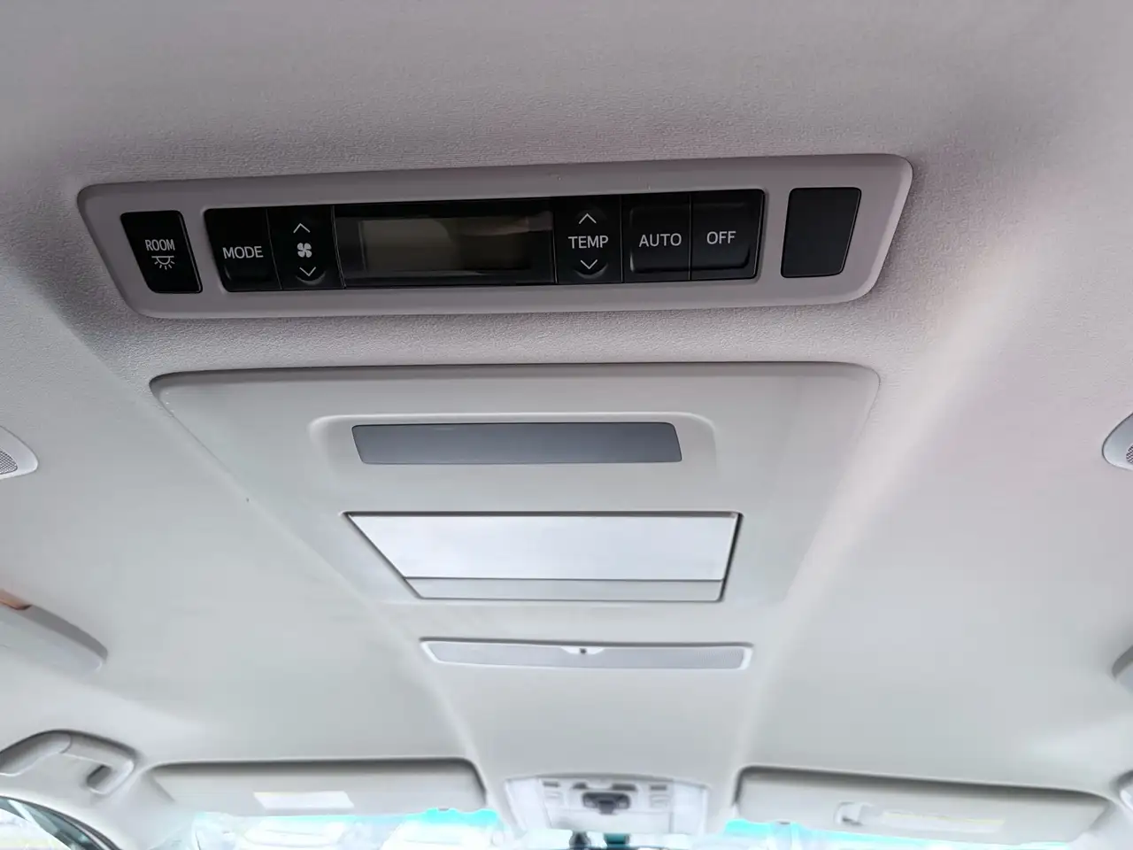 Toyota Sienna photo Toyota Sienna