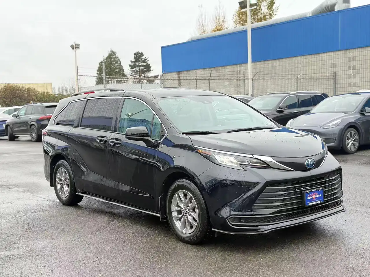 Toyota Sienna снимка Toyota Sienna