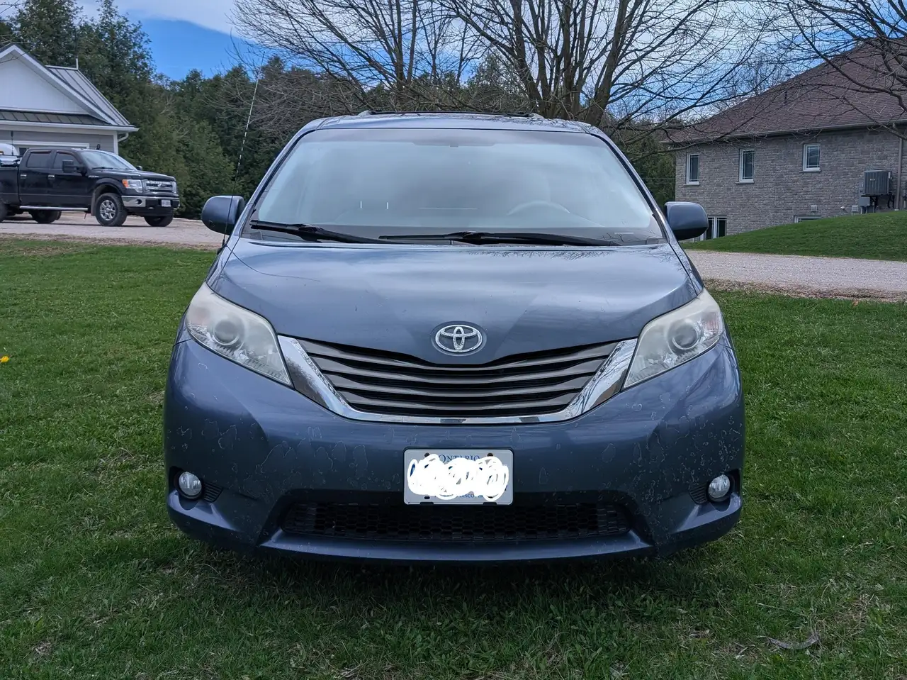 Toyota Sienna снимка Toyota Sienna