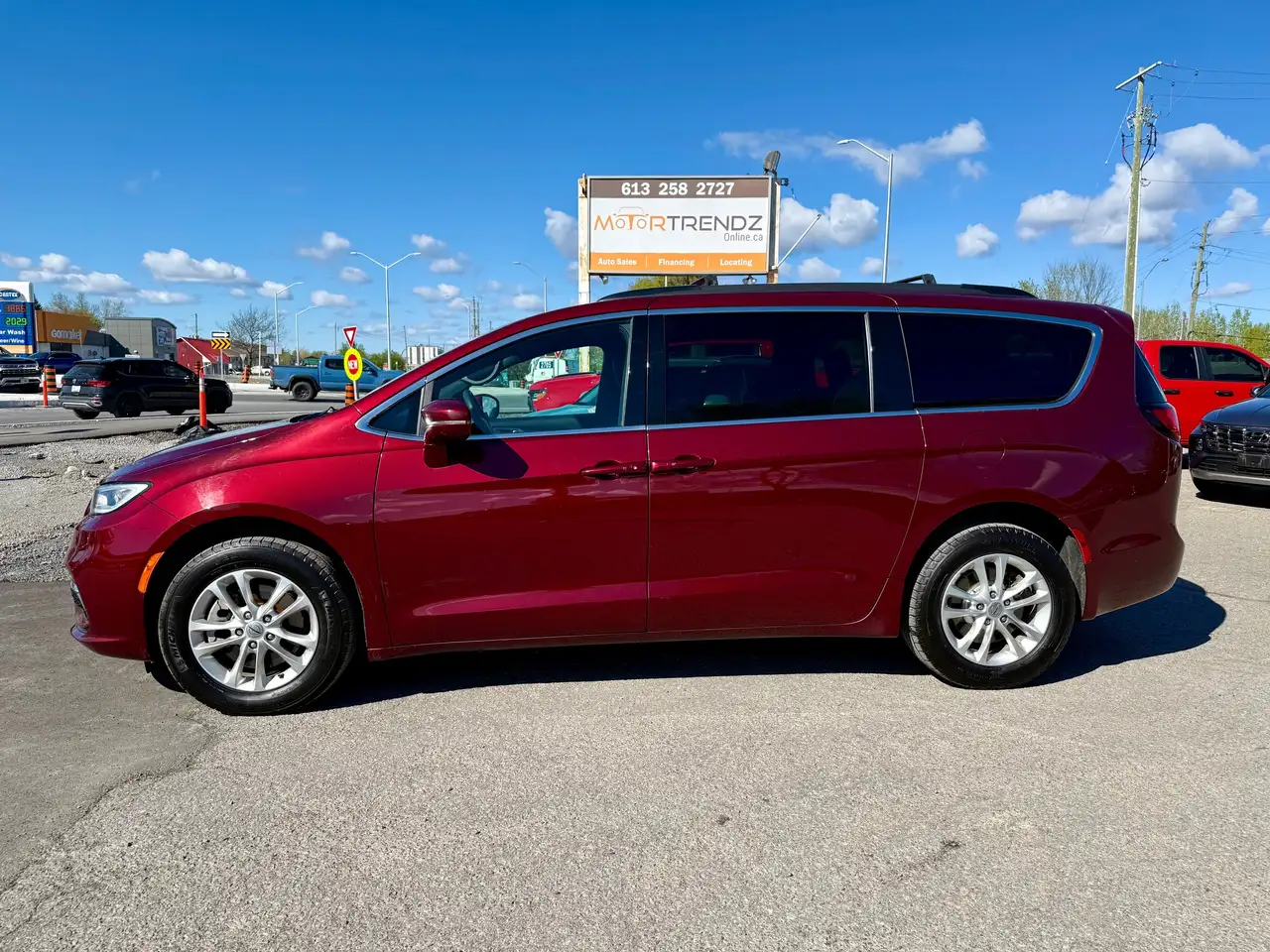Chrysler Pacifica снимка Chrysler Pacifica