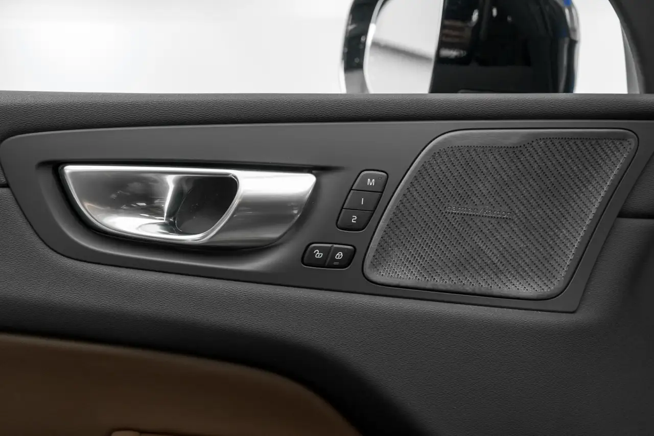 Volvo XC60 photo Volvo XC60