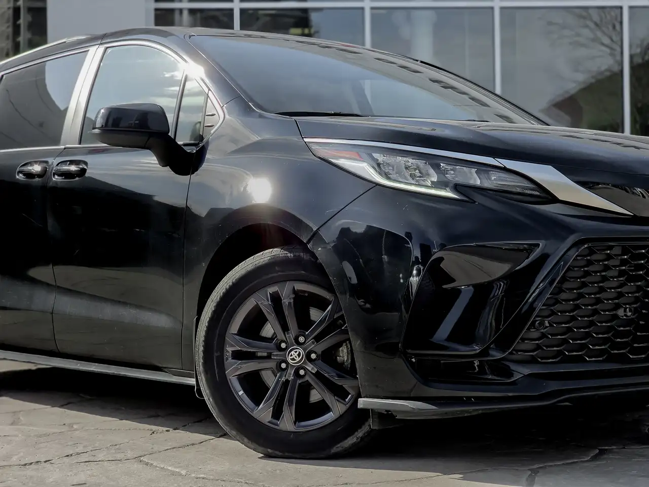 Toyota Sienna снимка Toyota Sienna