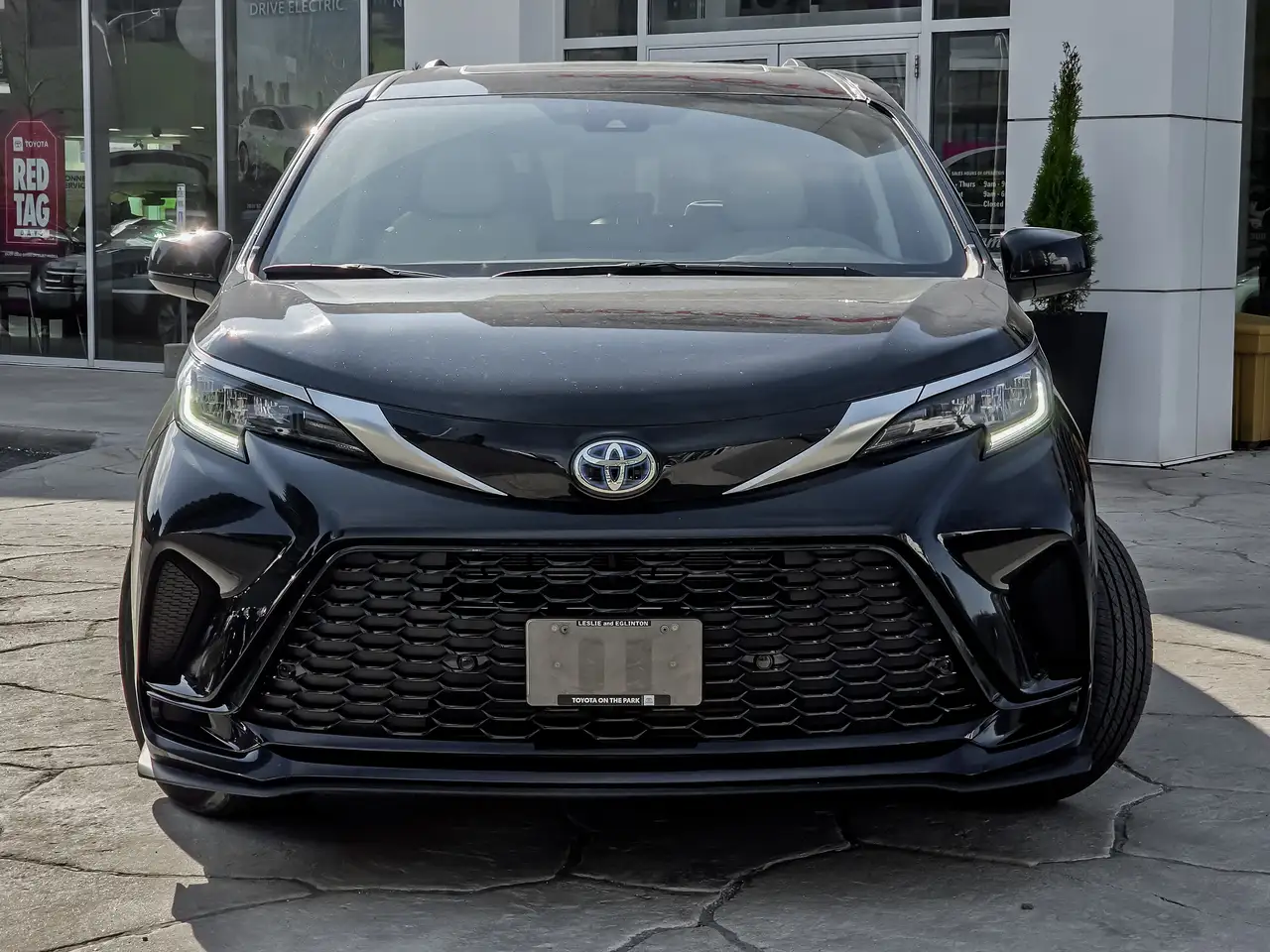 Toyota Sienna снимка Toyota Sienna