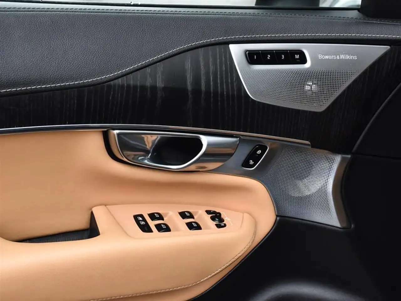 Volvo XC90 снимка Volvo XC90