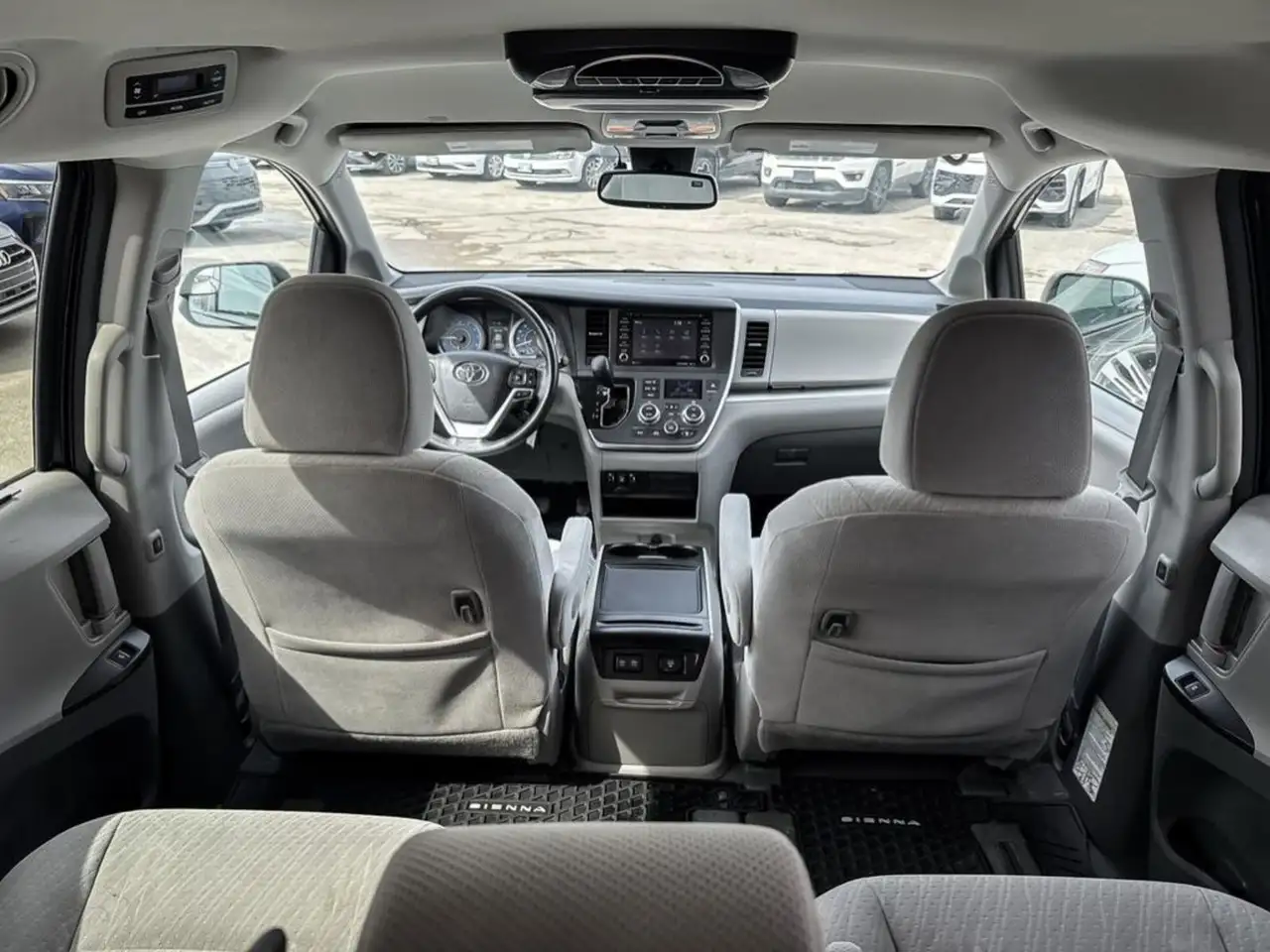 Toyota Sienna photo Toyota Sienna