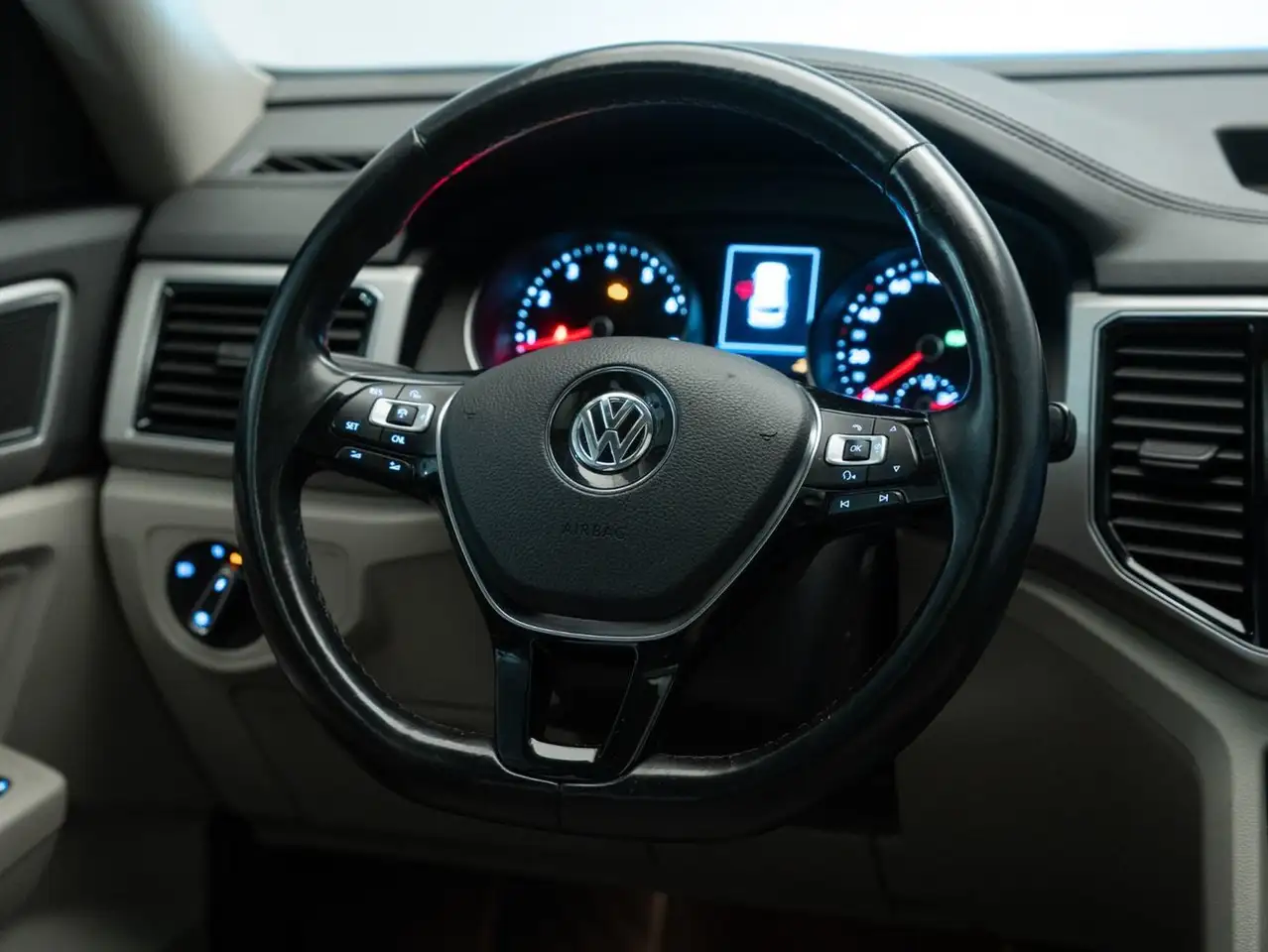 Volkswagen Atlas снимка Volkswagen Atlas
