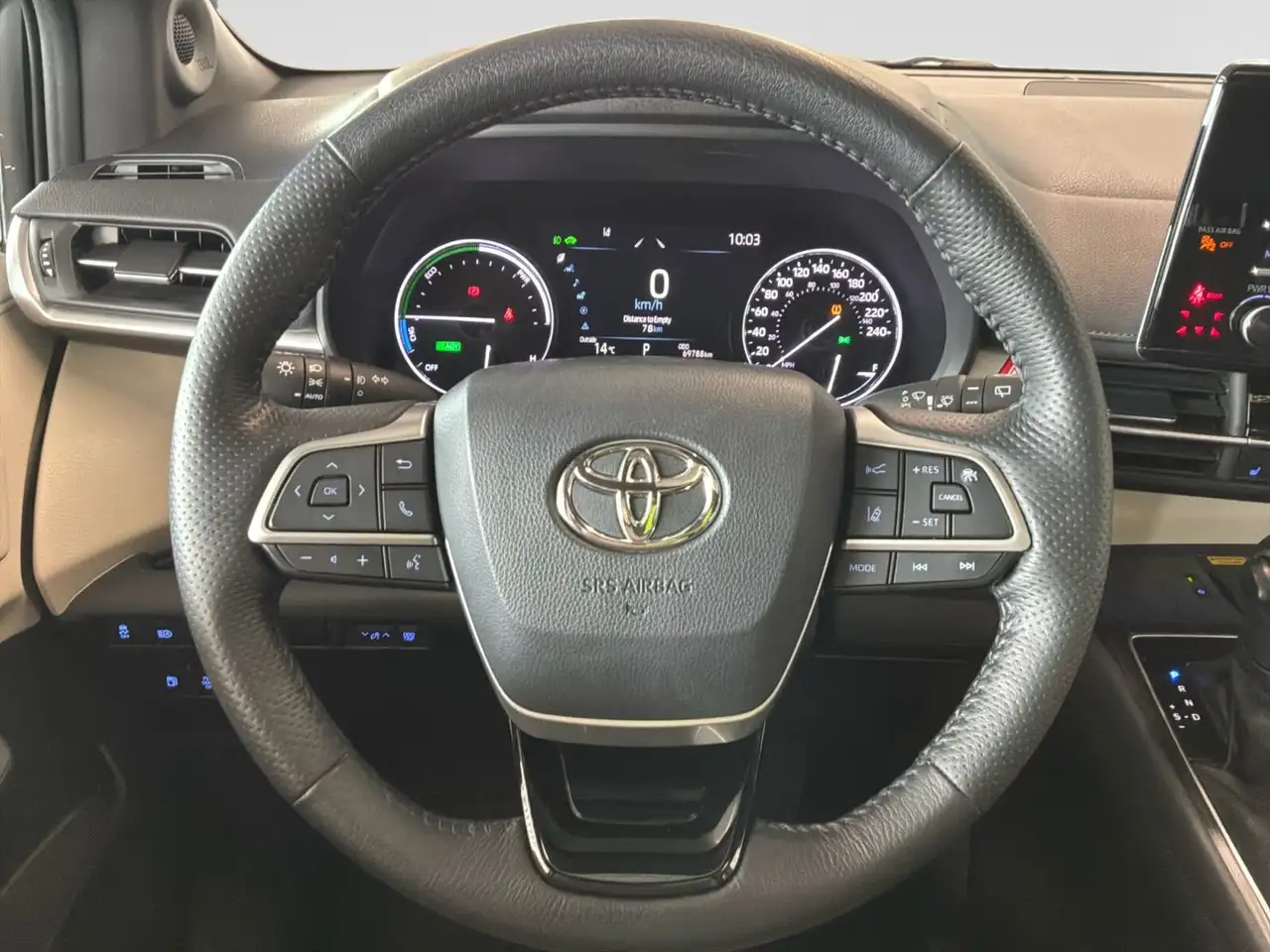 Toyota Sienna снимка Toyota Sienna