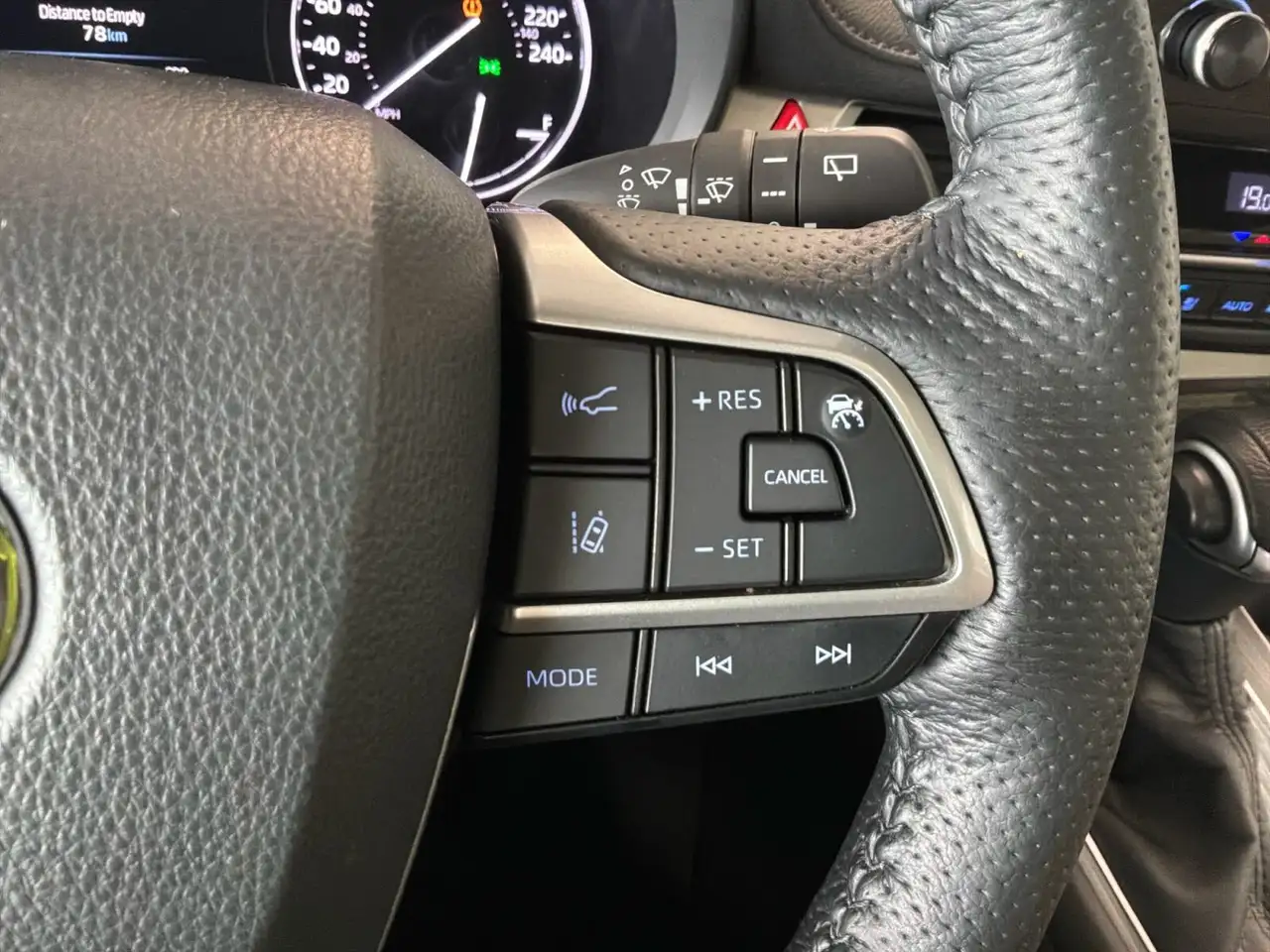 Toyota Sienna снимка Toyota Sienna