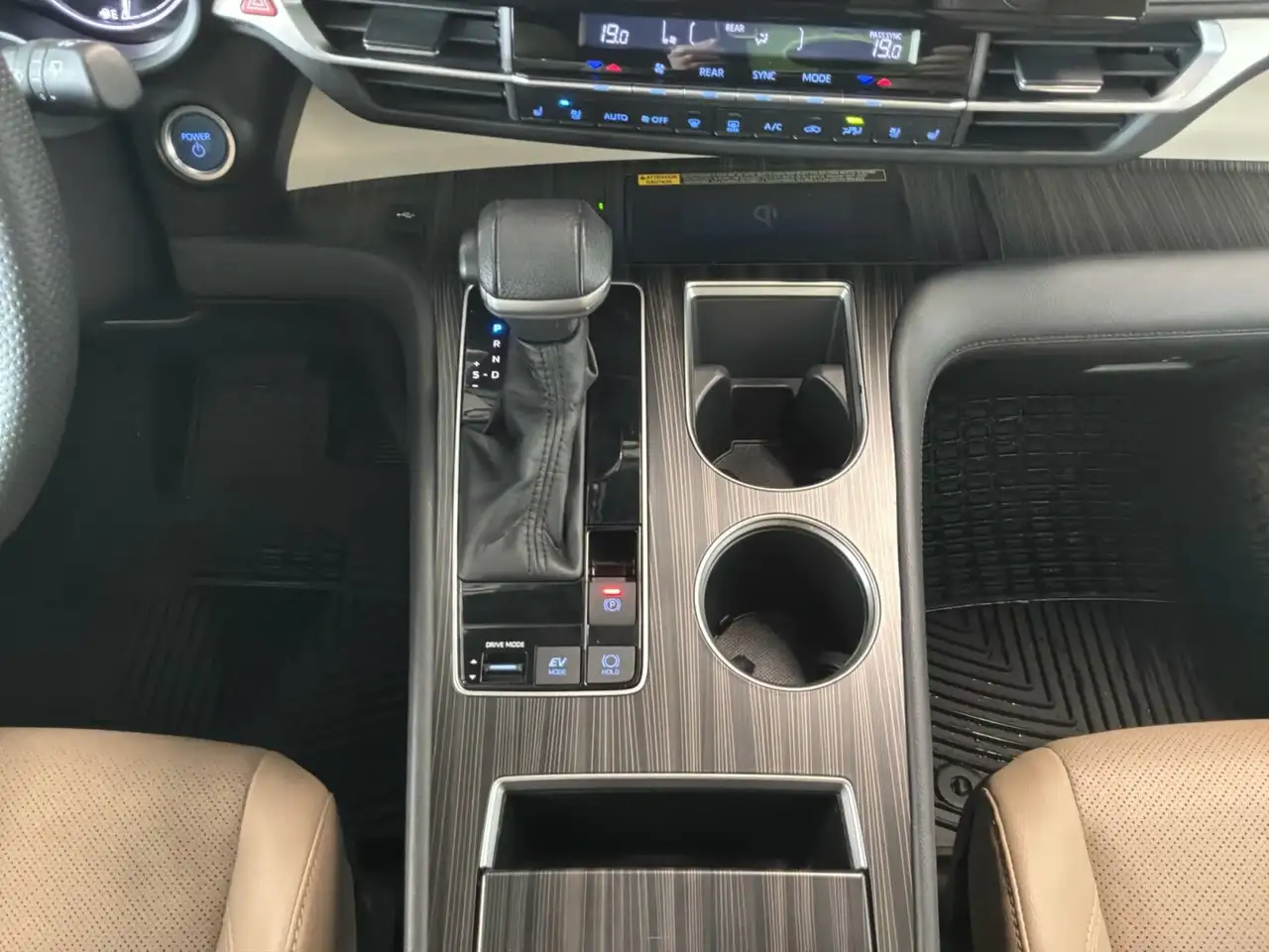 Toyota Sienna снимка Toyota Sienna