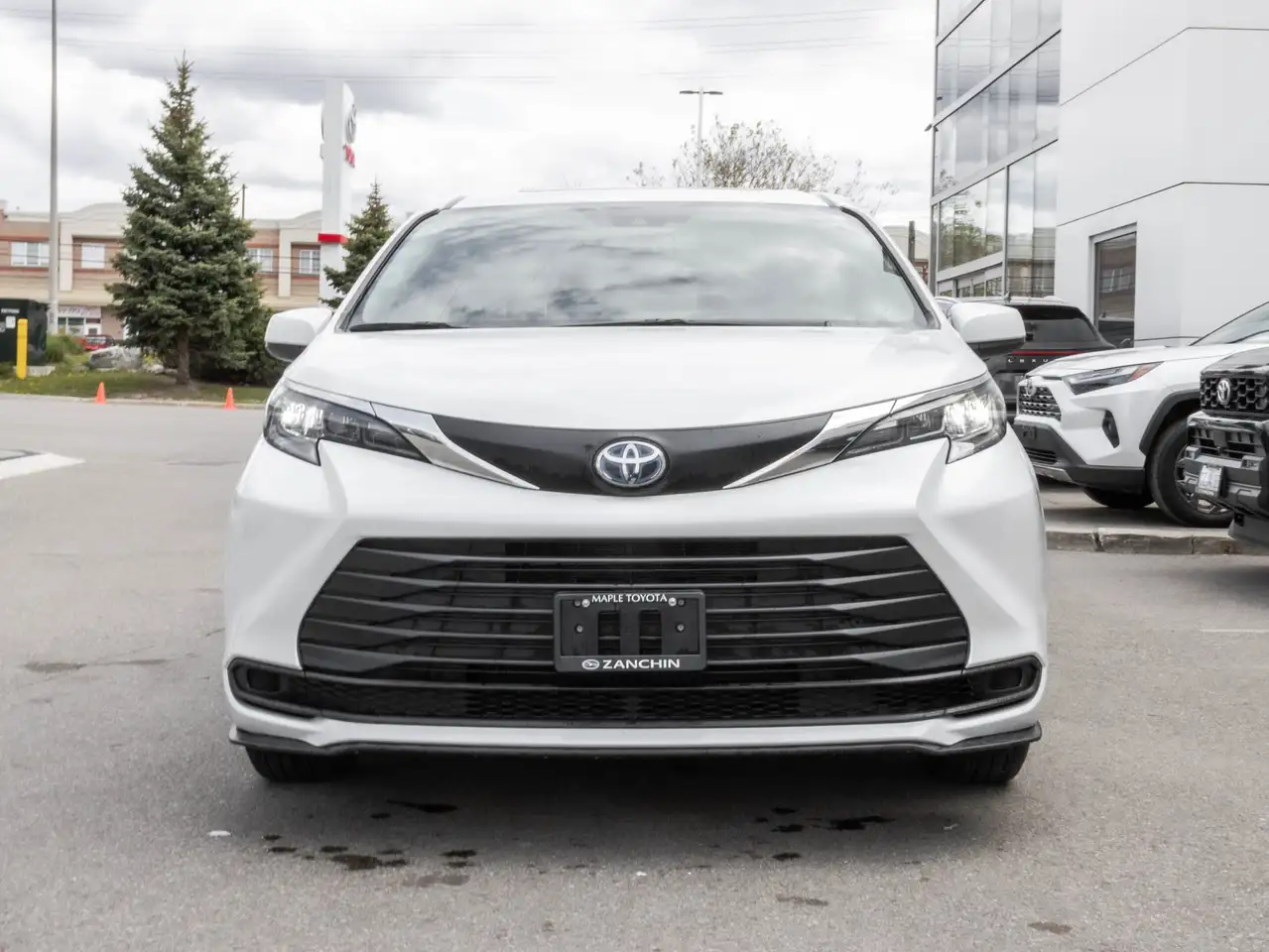 Toyota Sienna снимка Toyota Sienna