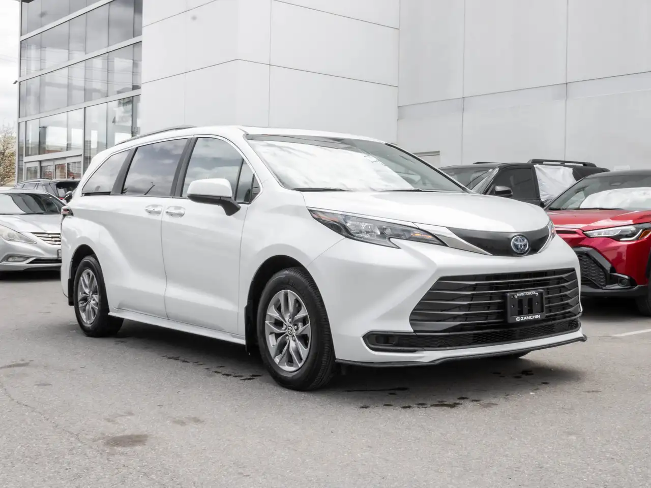 Toyota Sienna снимка Toyota Sienna