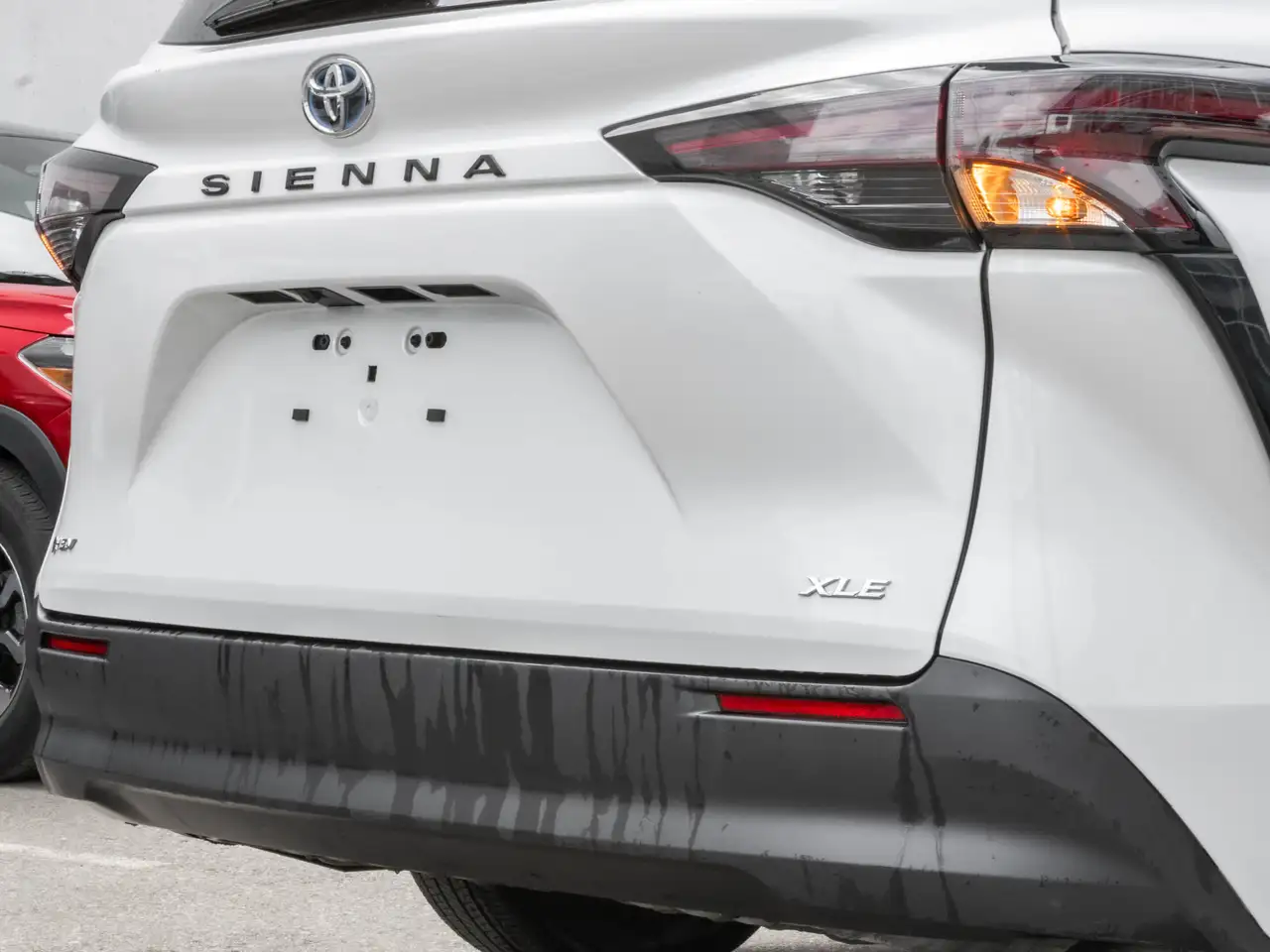 Toyota Sienna снимка Toyota Sienna