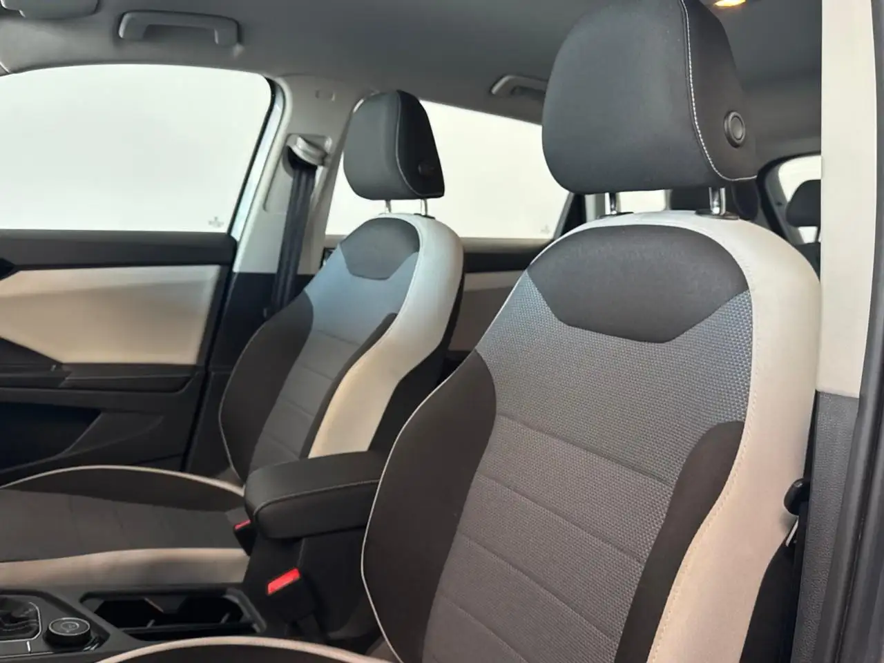 Volkswagen Taos снимка Volkswagen Taos