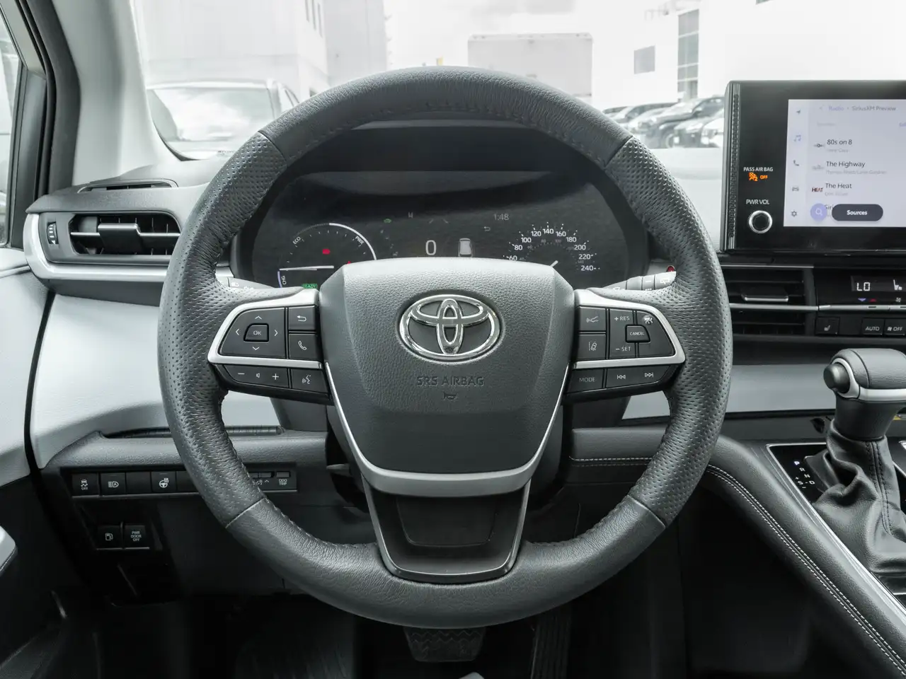 Toyota Sienna снимка Toyota Sienna