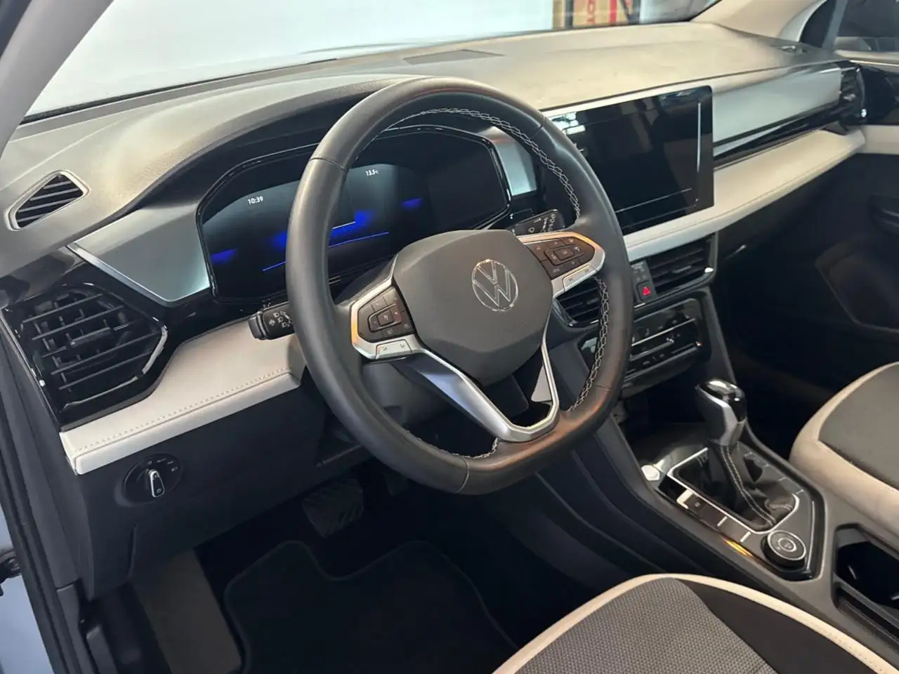 Volkswagen Taos снимка Volkswagen Taos