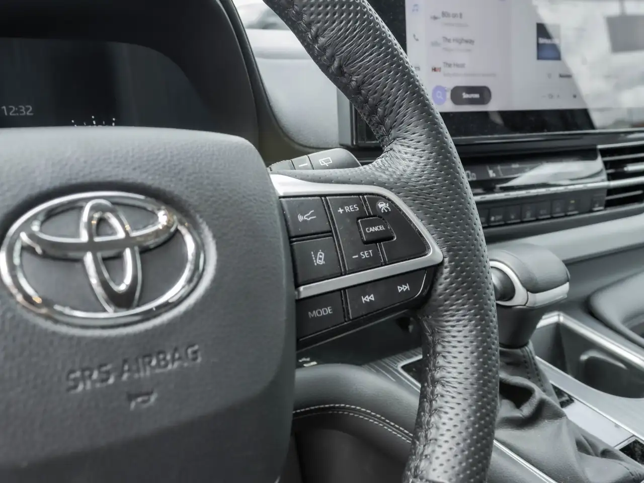Toyota Sienna снимка Toyota Sienna