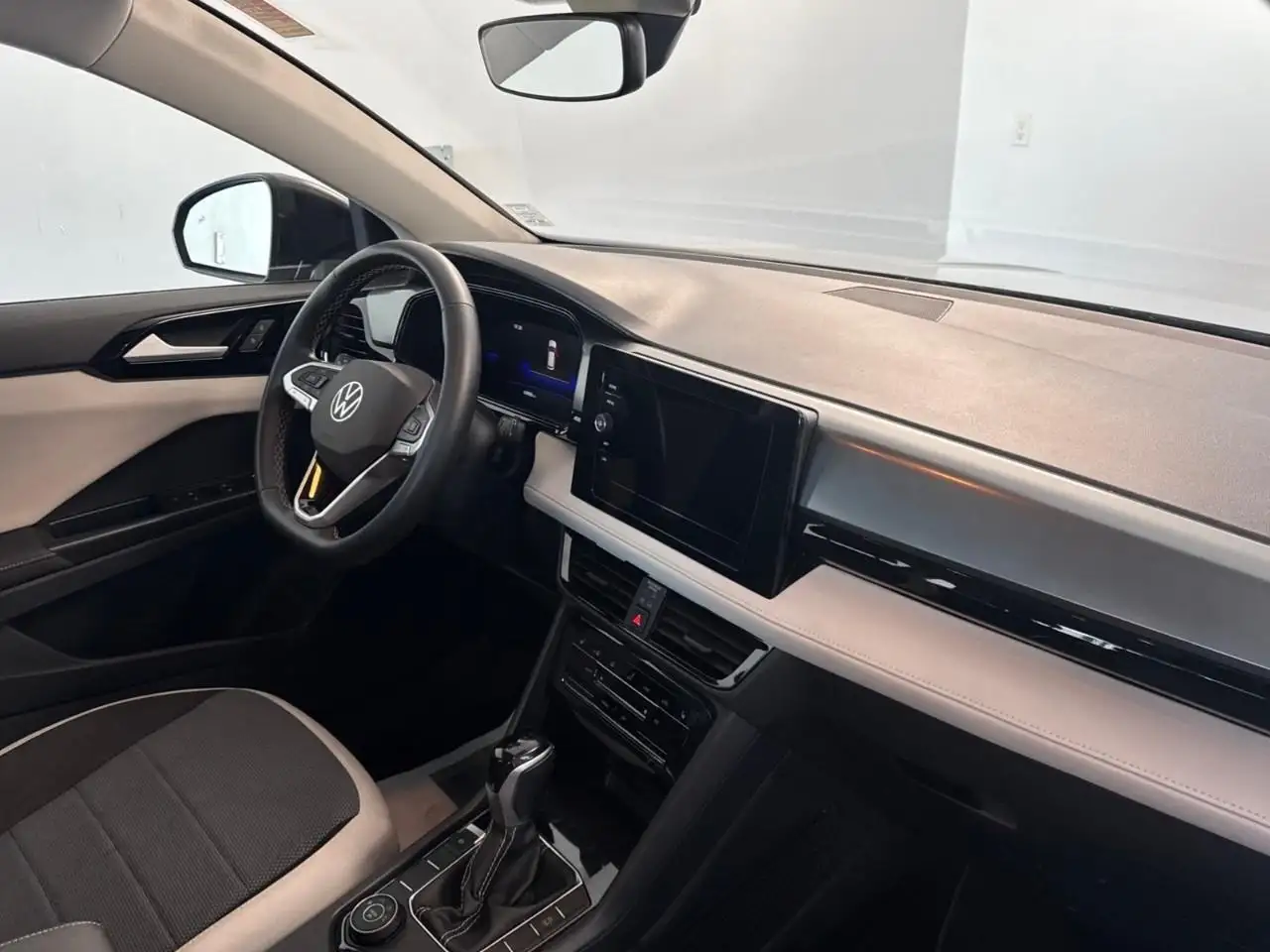 Volkswagen Taos снимка Volkswagen Taos