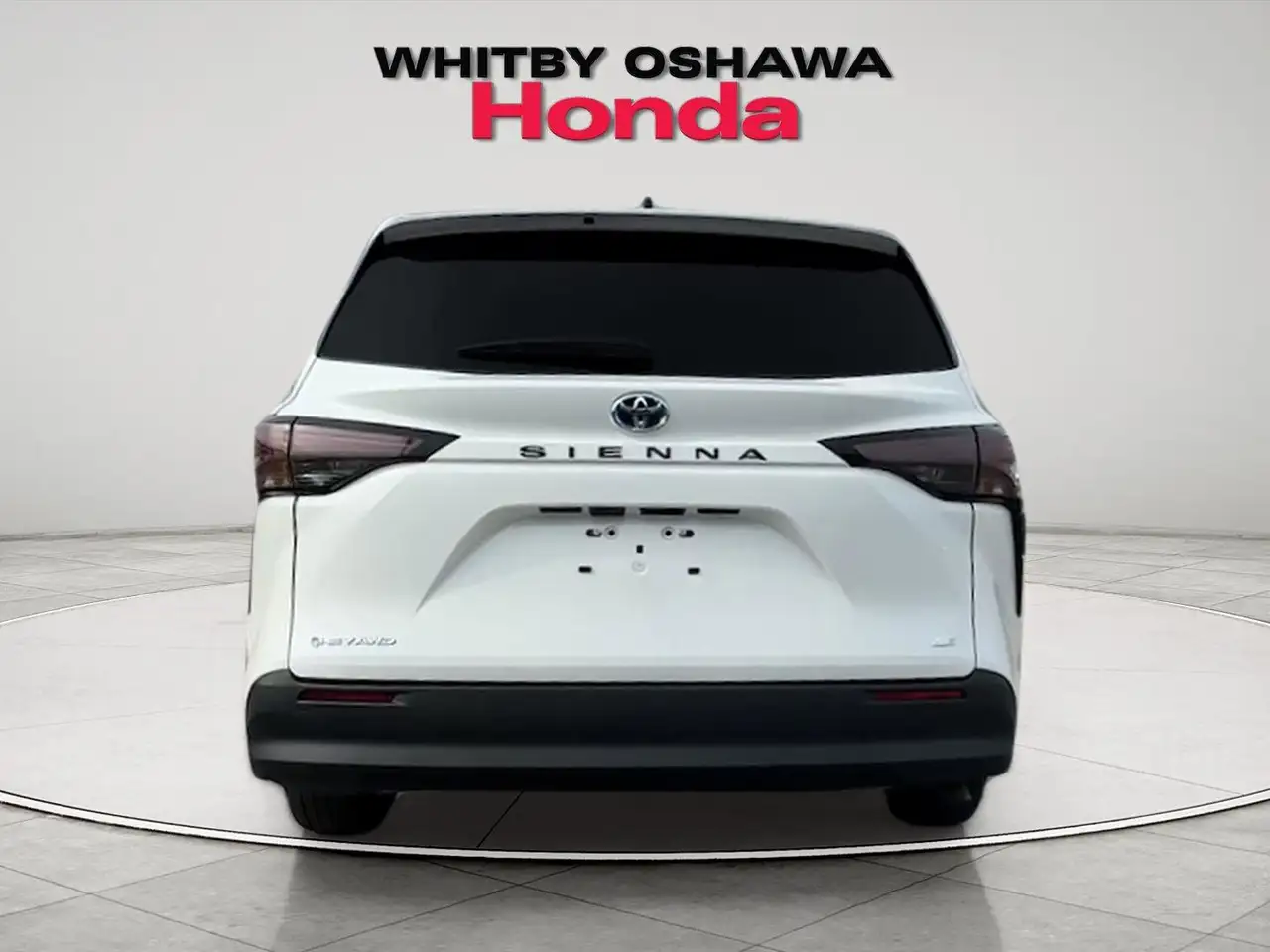 Toyota Sienna снимка Toyota Sienna