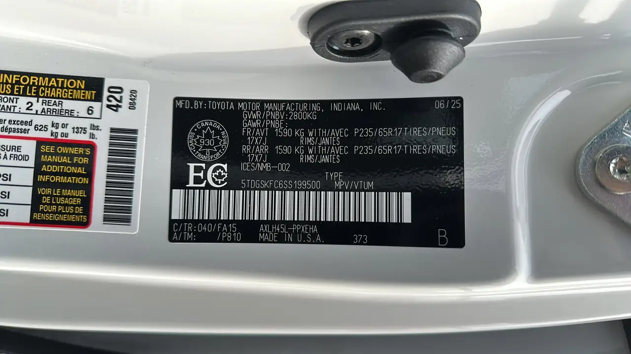 Toyota Sienna снимка Toyota Sienna