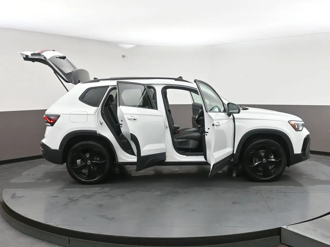 Volkswagen Taos снимка Volkswagen Taos