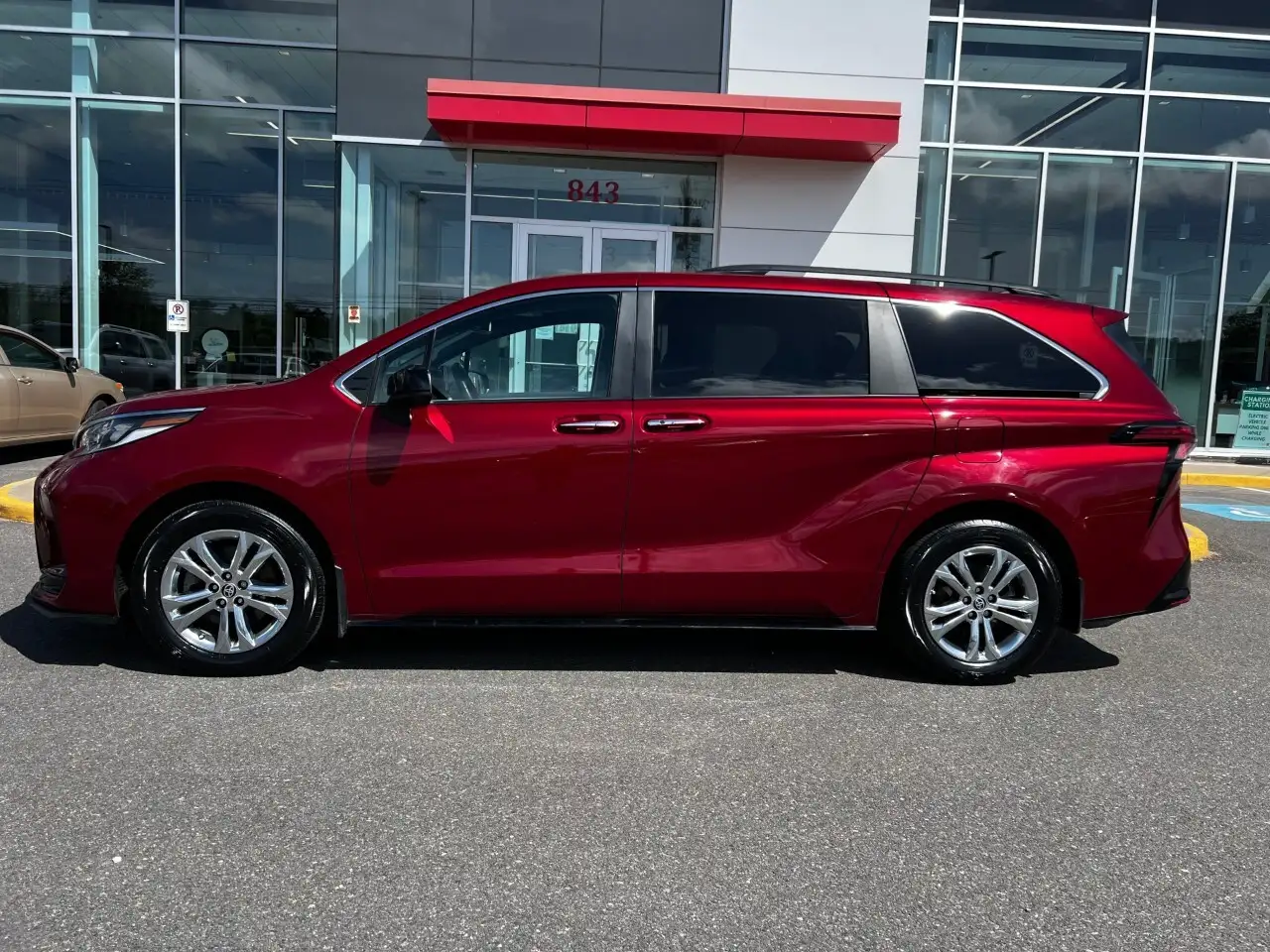 Toyota Sienna снимка Toyota Sienna