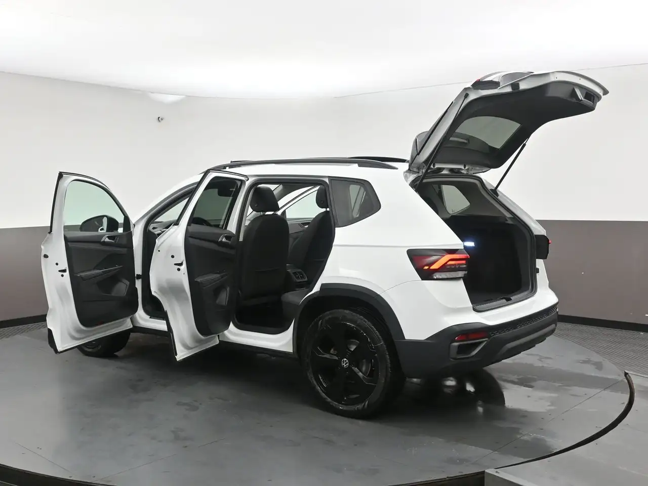 Volkswagen Taos снимка Volkswagen Taos