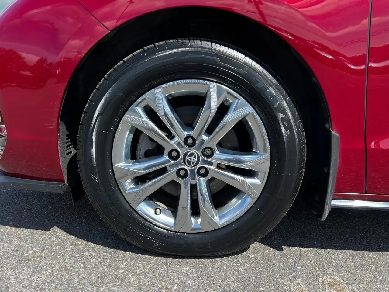 Toyota Sienna снимка Toyota Sienna