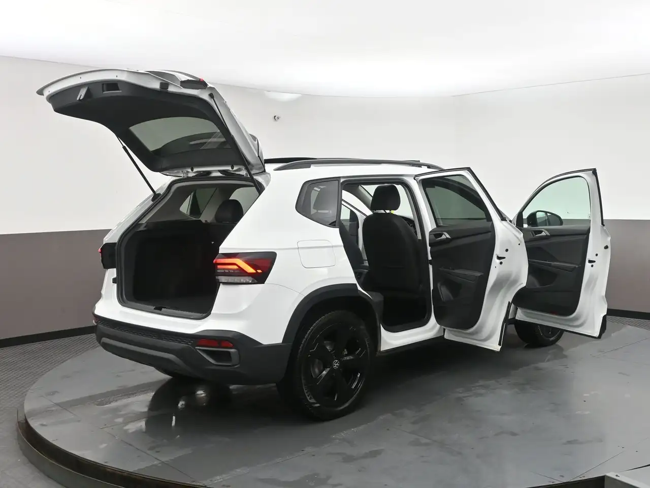 Volkswagen Taos снимка Volkswagen Taos